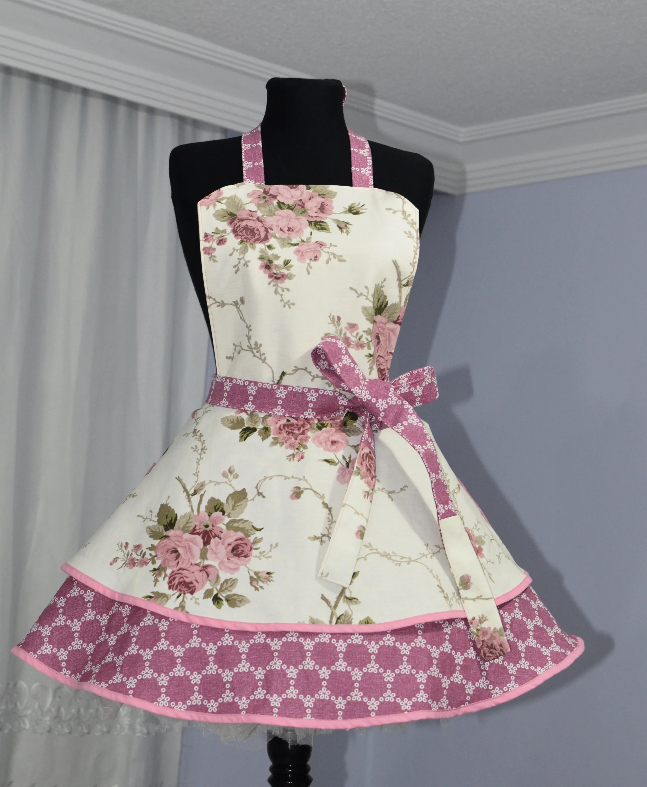 Çiçek Desenli Çift Etekli Retro Mutfak Önlüğü - El Yapımı Keten