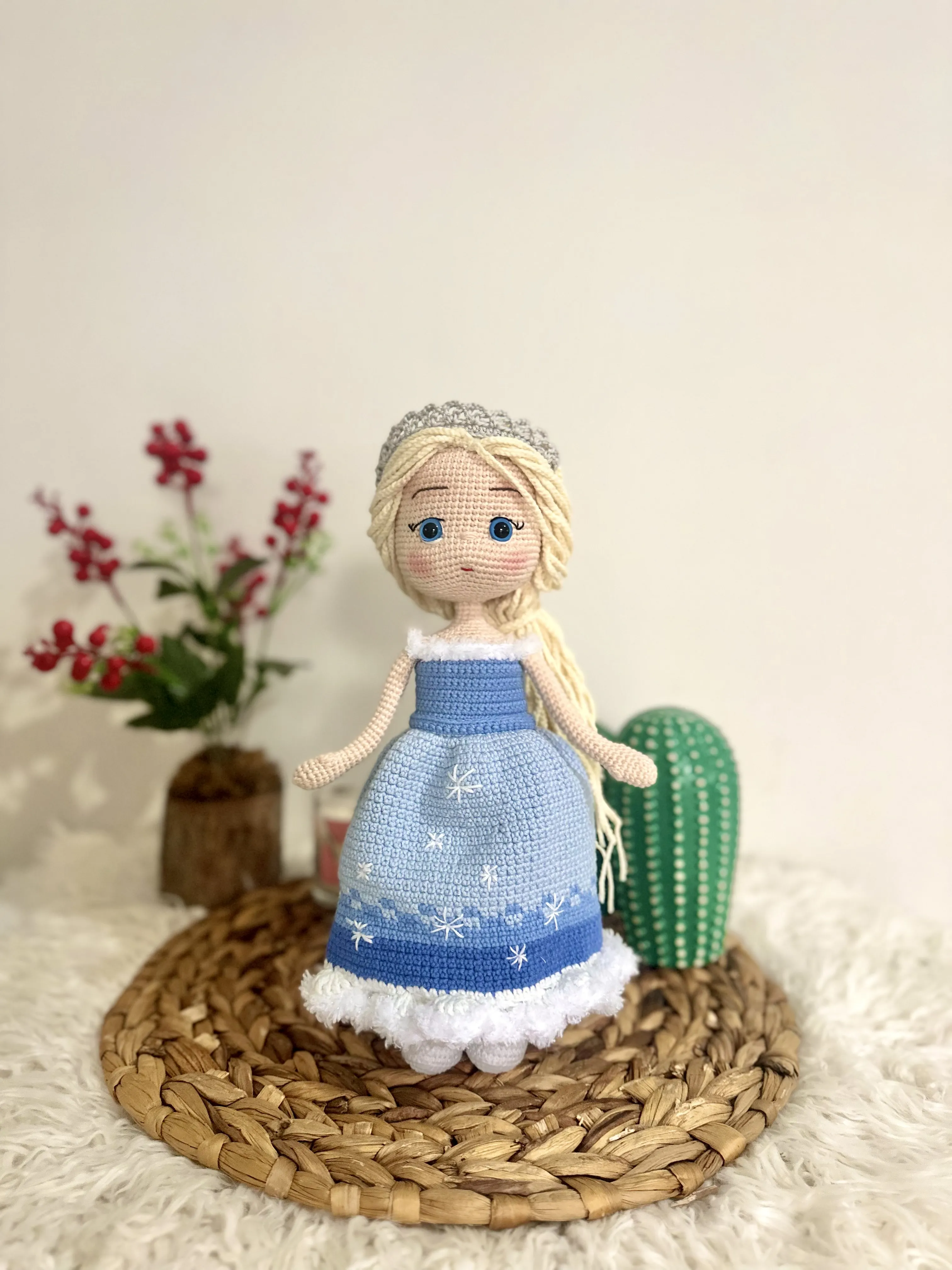 Amigurumi karlar kraliçesi Elsa