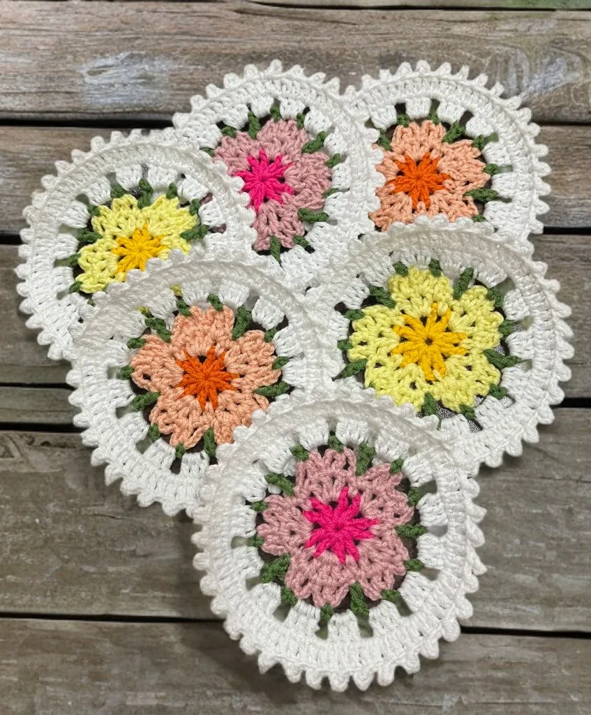 Tığ İşi Çiçek Desenli Bardak Altlığı Seti - El Yapımı 6'lı