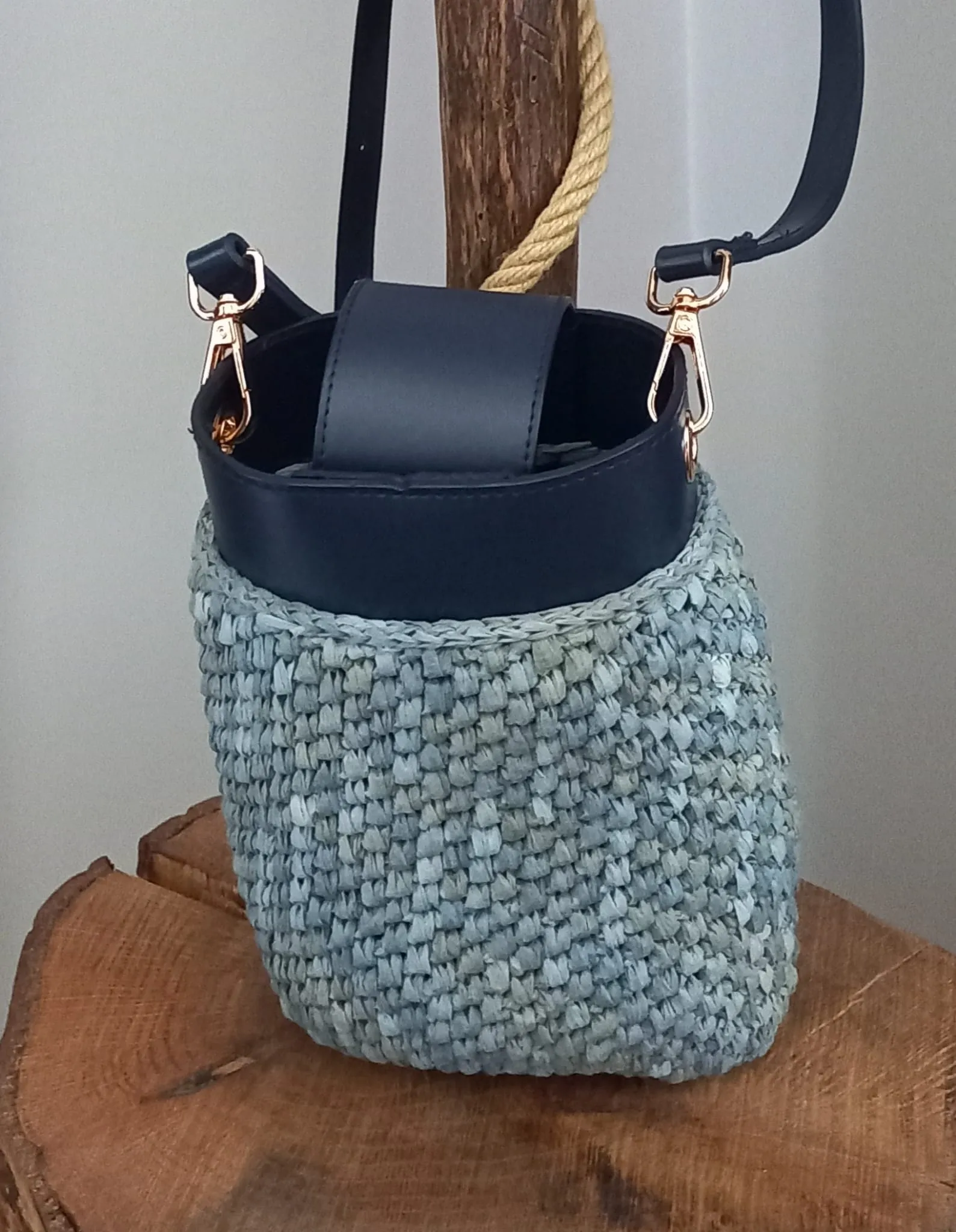 Kahverengi Deri Detaylı Turuncu Örgü Mini Çapraz Askılı Çanta