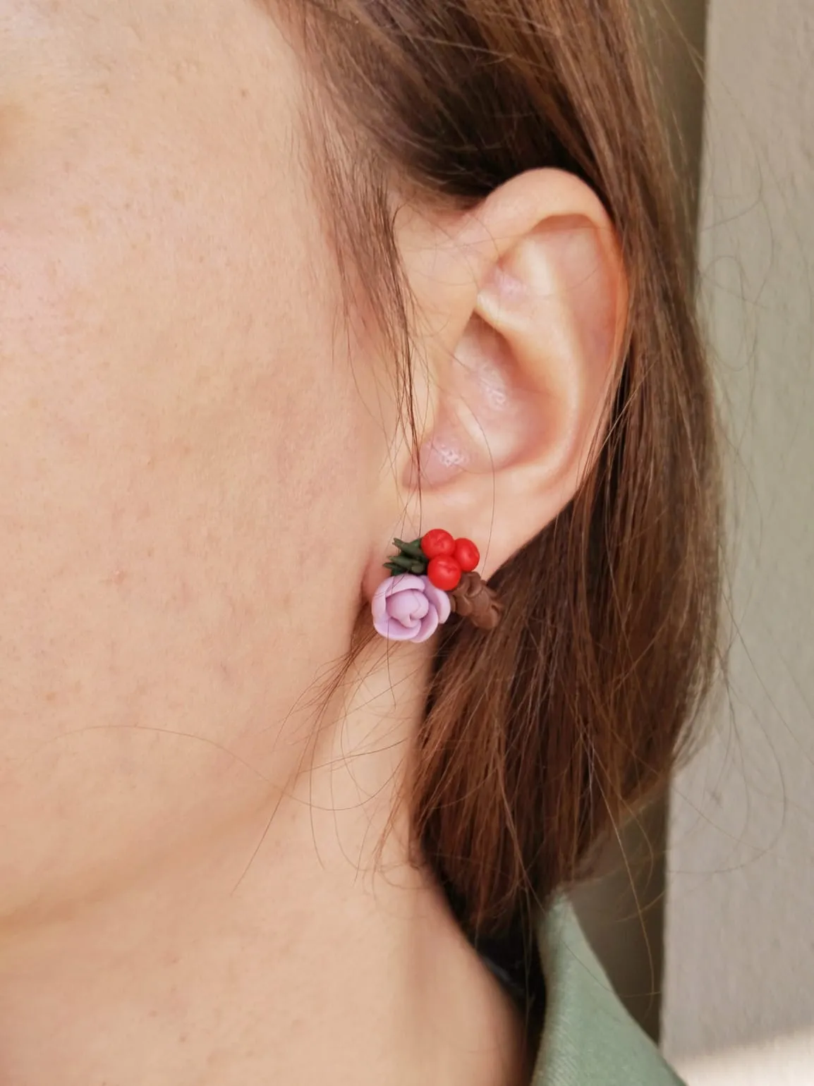 Yılbaşı Temalı Küpe - Polimer Kil, Çiçek ve Kozalak Detaylı, El Yapımı