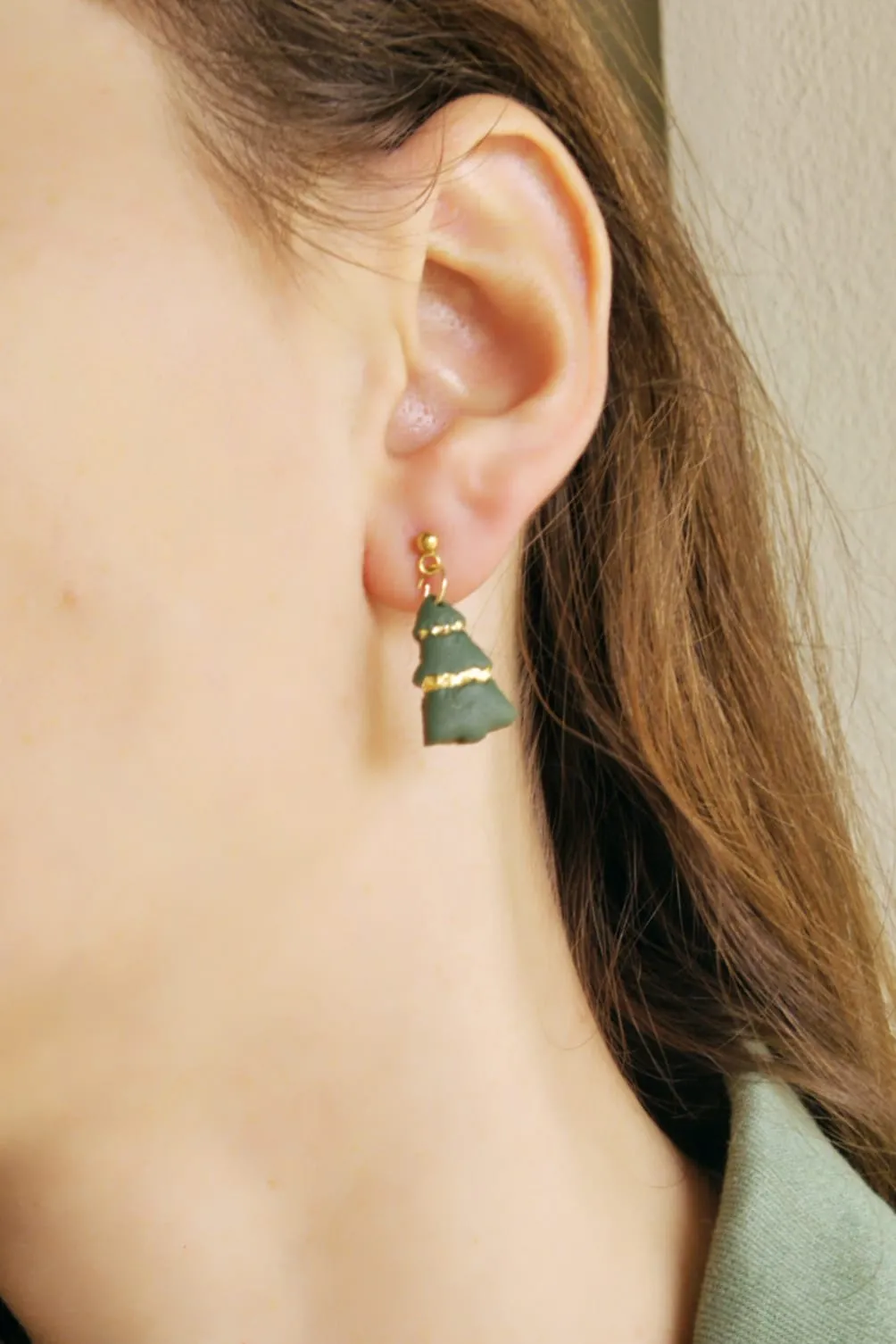 Yeşil Noel Ağacı Küpe - Altın Detaylı Yılbaşı Hediyesi - El Yapımı