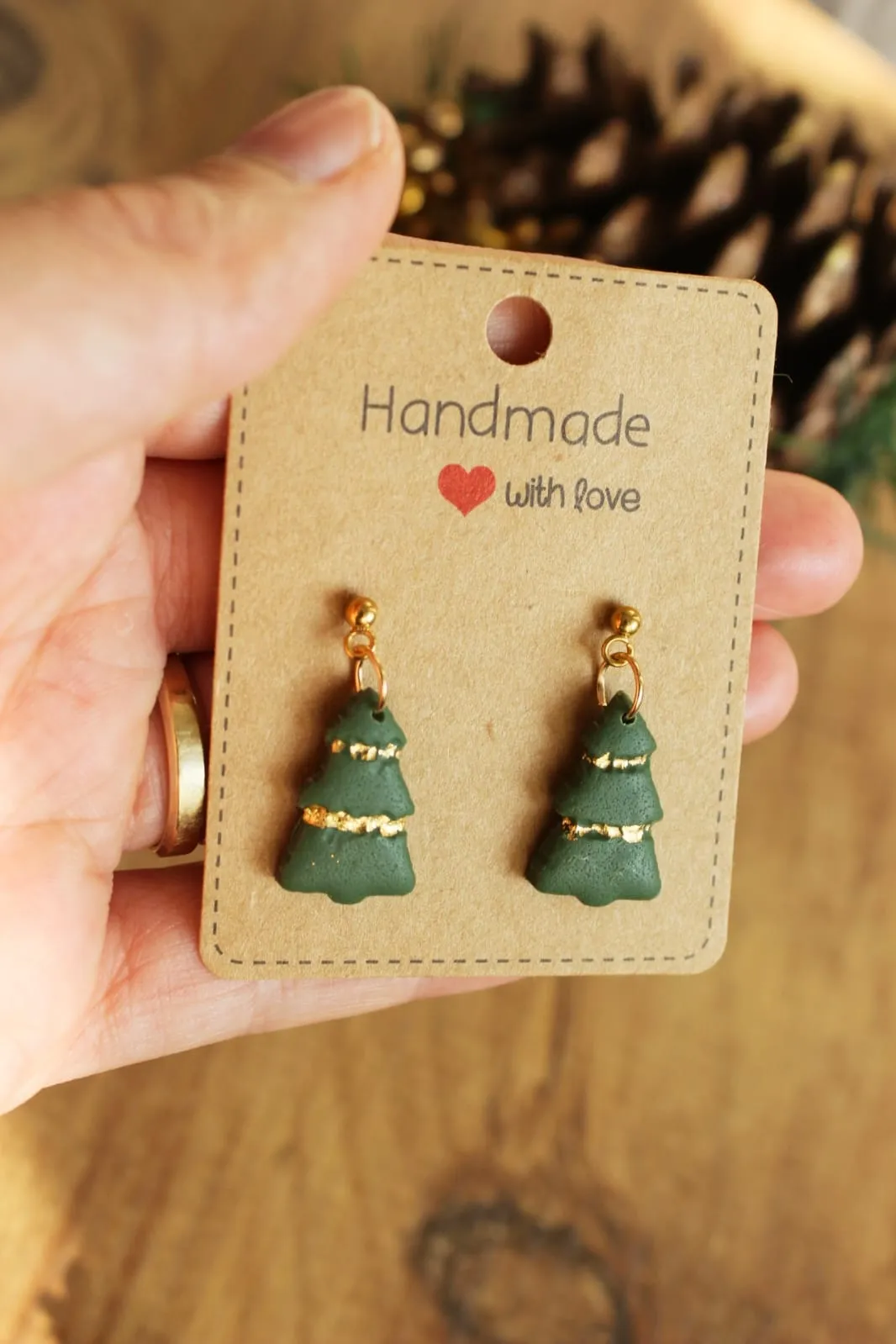 Yeşil Noel Ağacı Küpe - Altın Detaylı Yılbaşı Hediyesi - El Yapımı