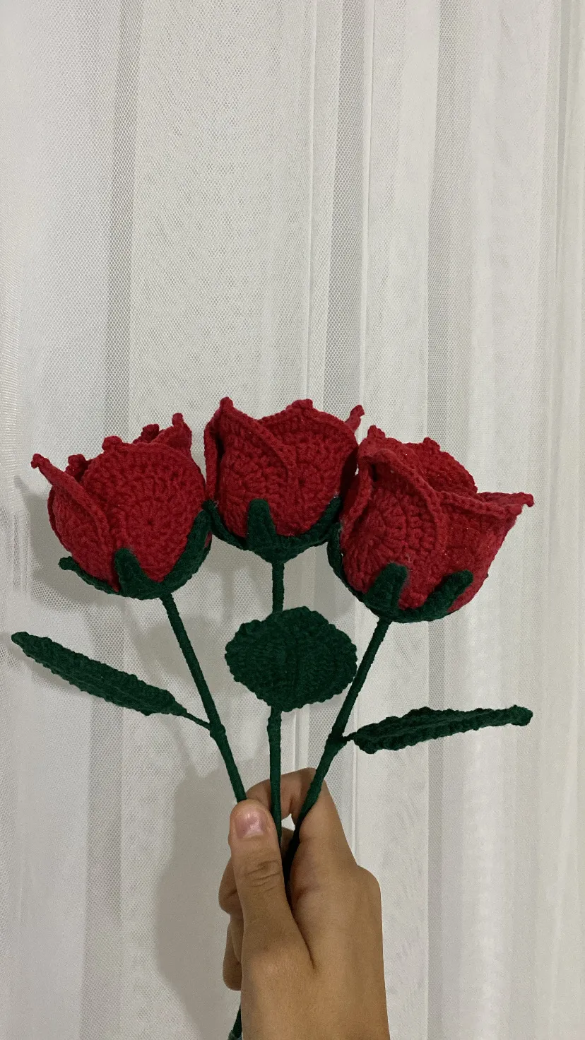 Örgü Kırmızı Gül Buketi - Tığ İşi Dekoratif Çiçek Aranjmanı