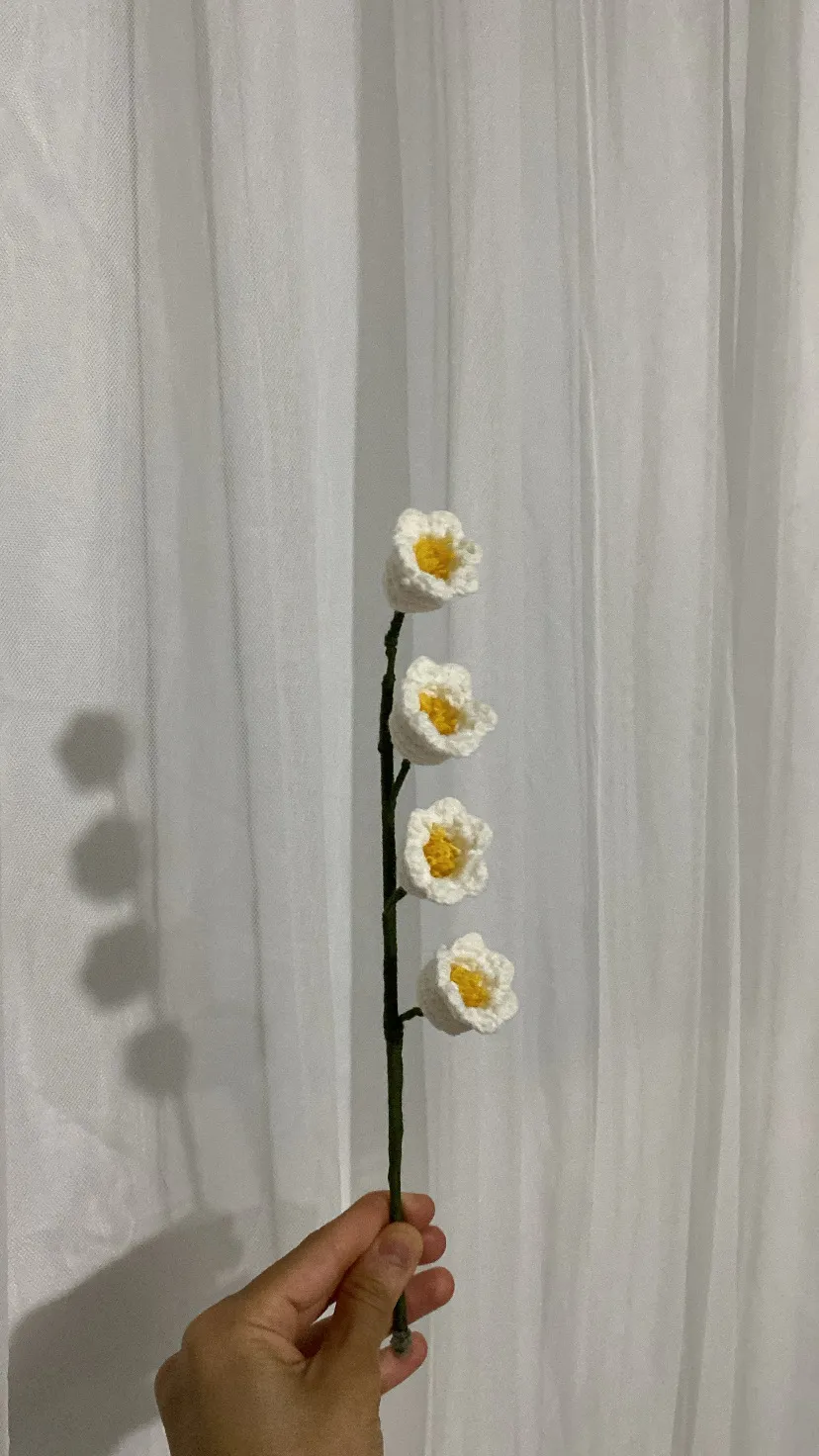 Beyaz Vadi Zambağı Çiçeği - El Örgüsü Dekoratif Çiçek Dalı