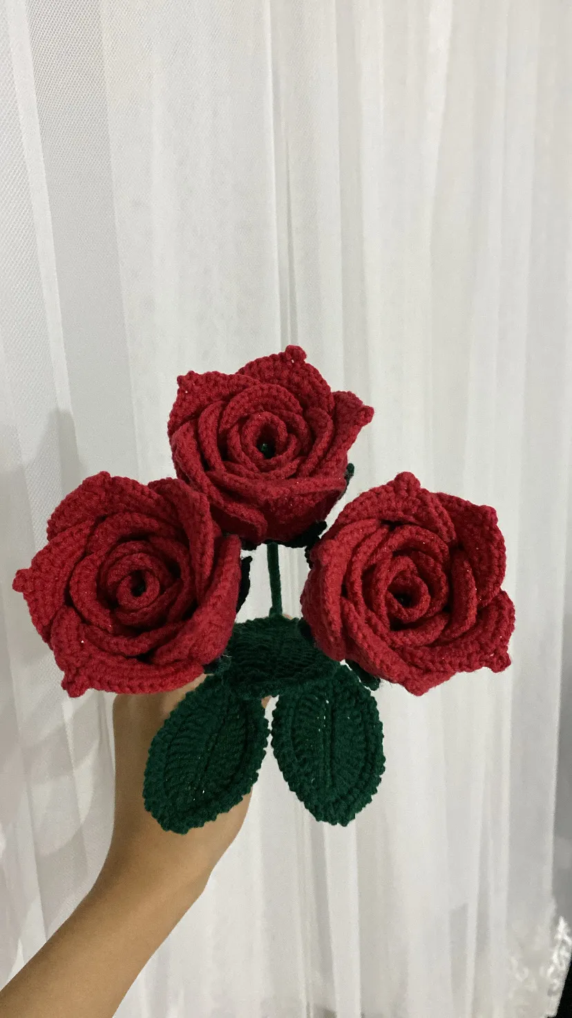 Örgü Kırmızı Gül Buketi - Tığ İşi Dekoratif Çiçek Aranjmanı