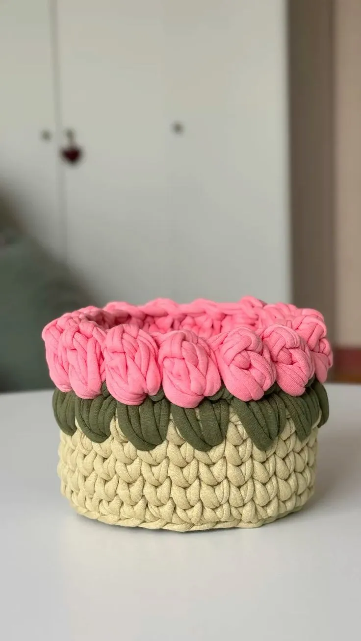 Pembe Çiçekli Örgü Takı ve Makyaj Organizer Sepeti - Penye İp