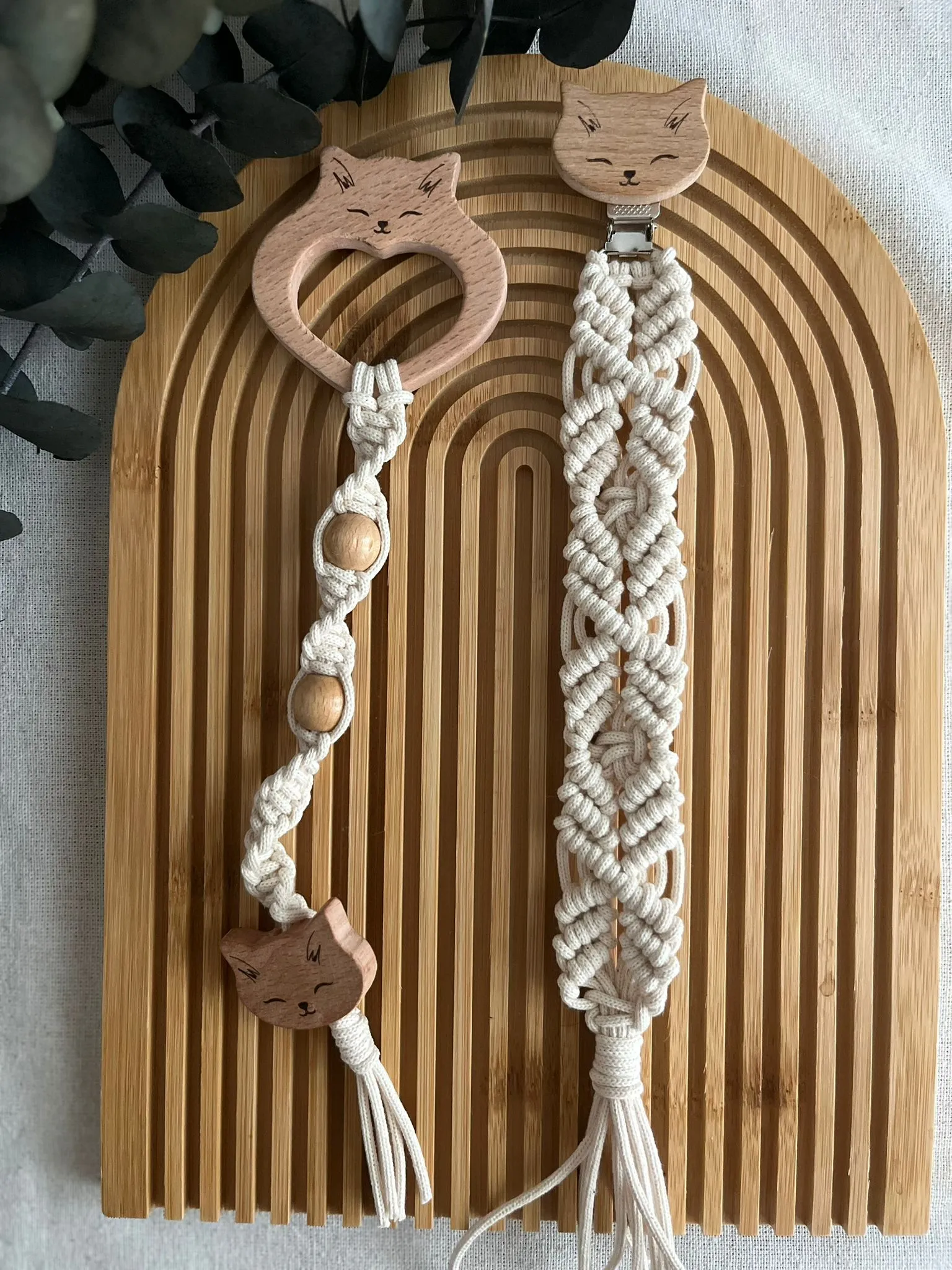 Makrome Emzik Zinciri ve Ahşap Diş Kaşıyıcı Seti - El Yapımı