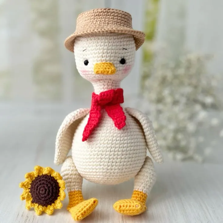 Krem Örgü Şapkalı Ördek Bebek Oyuncak - Ayçiçekli El Yapımı