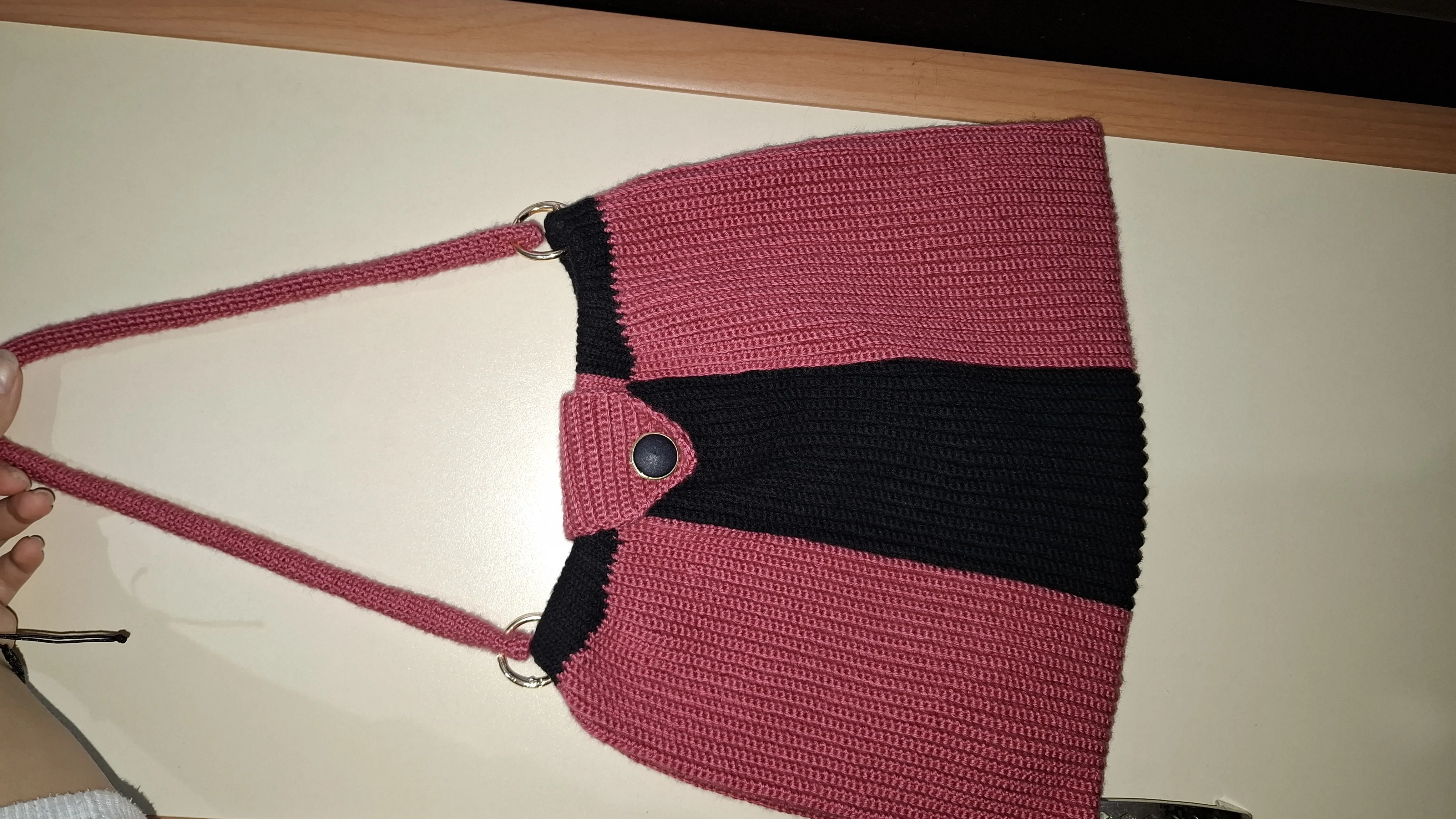 Pembe ve Siyah Renkli Sık İğne Örgü Omuz Çantası - El Emeği