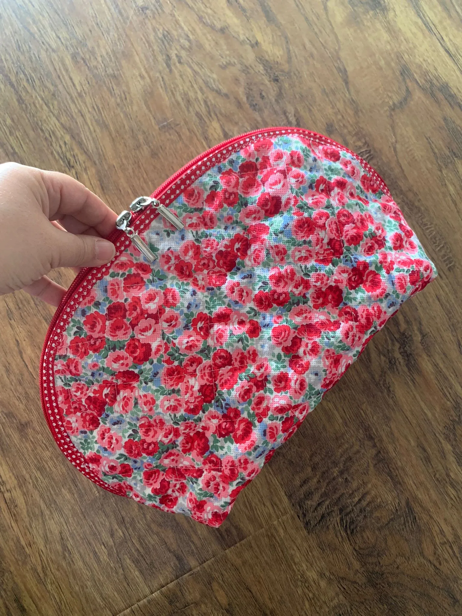 Çiçek Desenli Kapitone Makyaj Çantası - Seyahat Tipi Fermuarlı Organizer