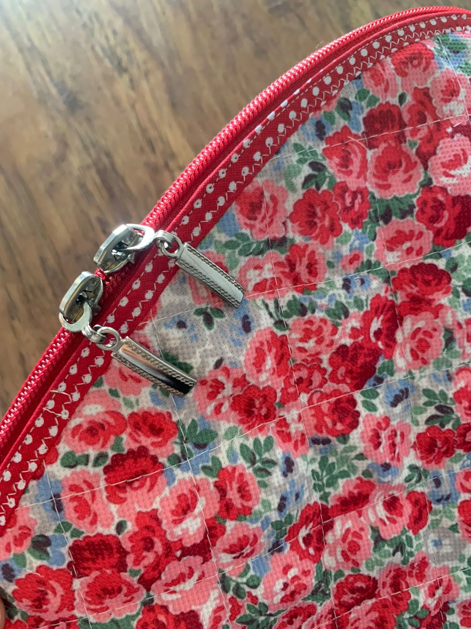 Çiçek Desenli Kapitone Makyaj Çantası - Seyahat Tipi Fermuarlı Organizer