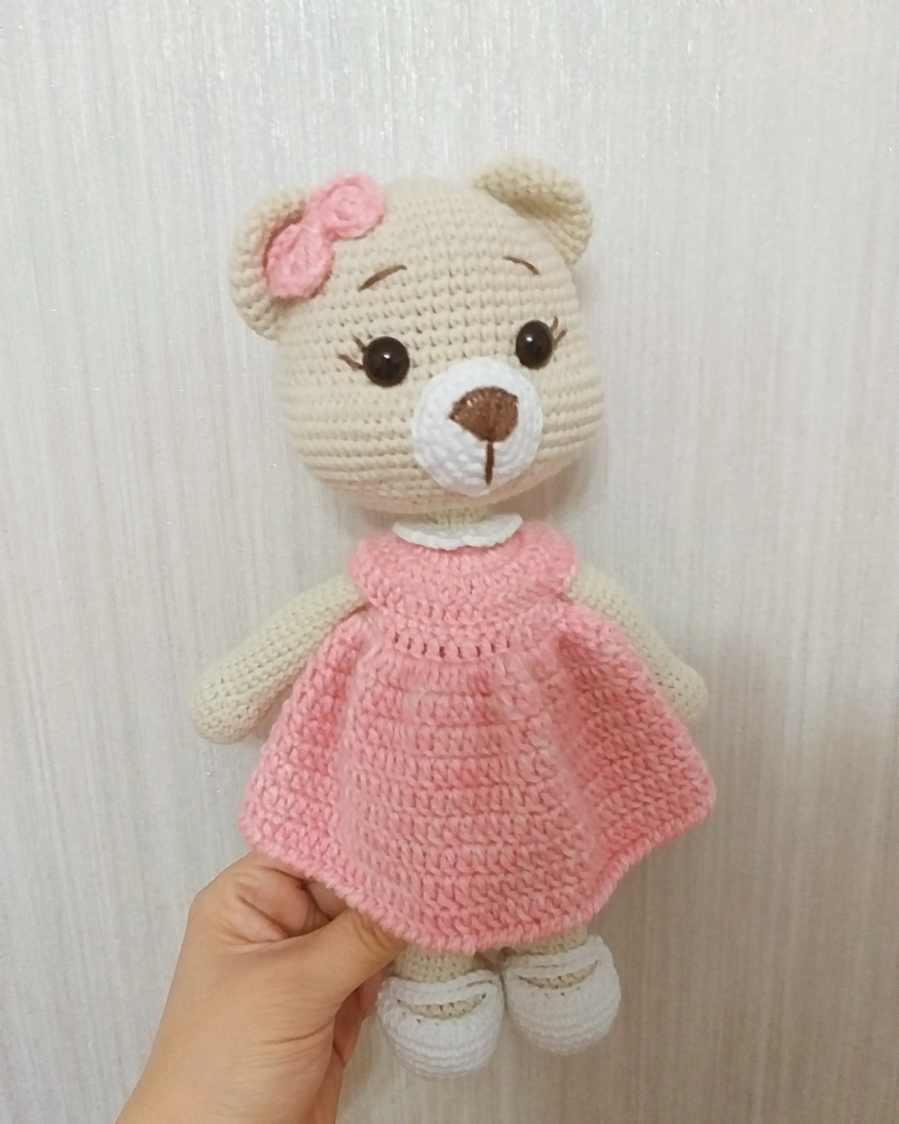 Pembe Elbiseli Örgü Oyuncak Ayıcık - Amigurumi Bebek Hediyesi