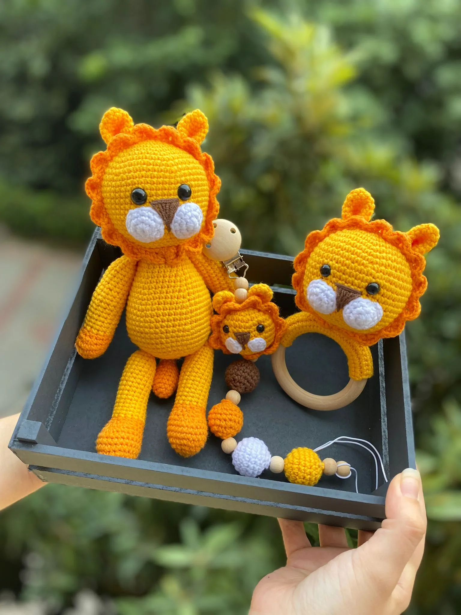Amigurumi Aslan Leo Seti – 3’lü Bebek Oyuncak Seti