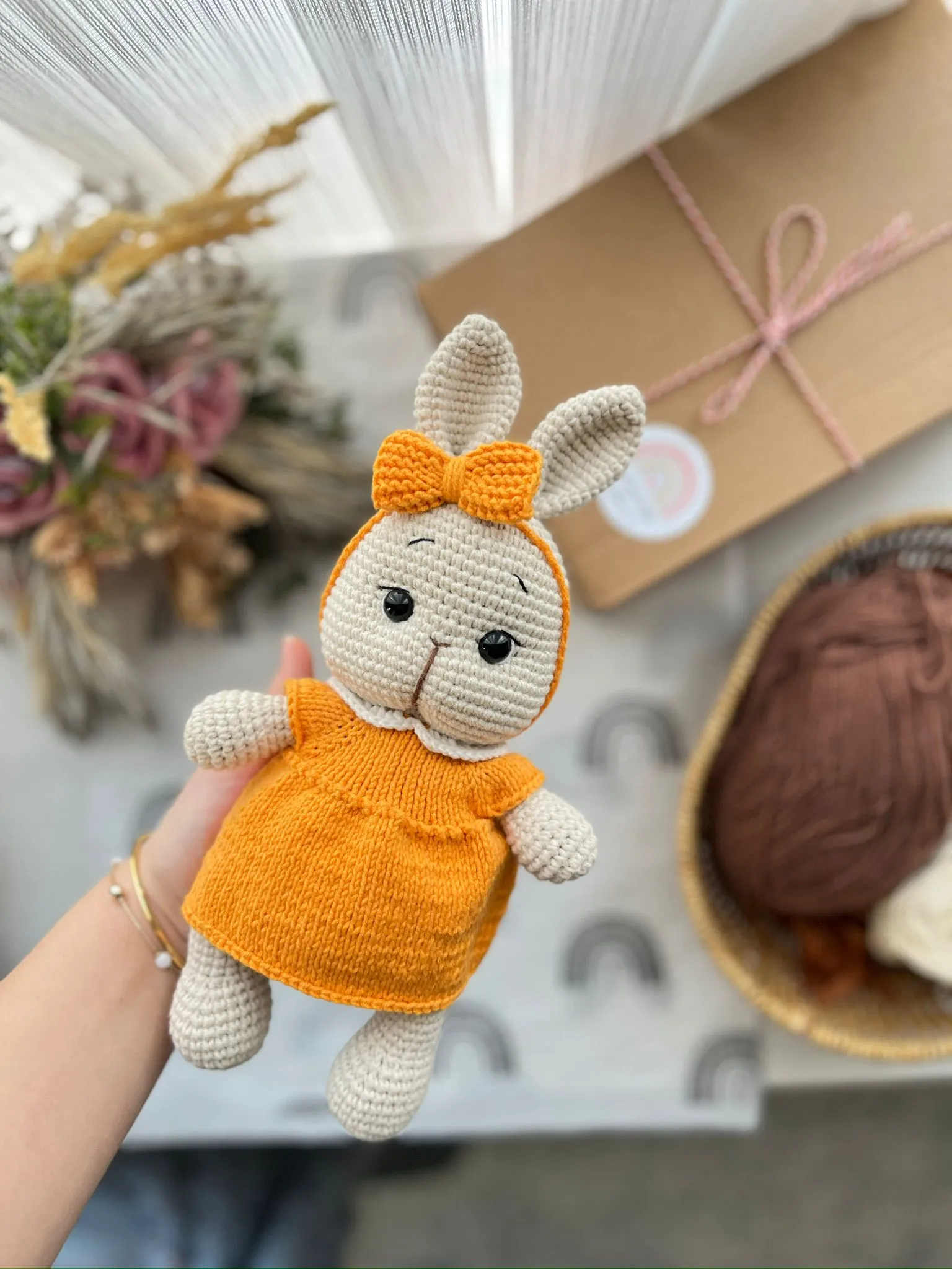 Amigurumi Turuncu Elbiseli Tavşan