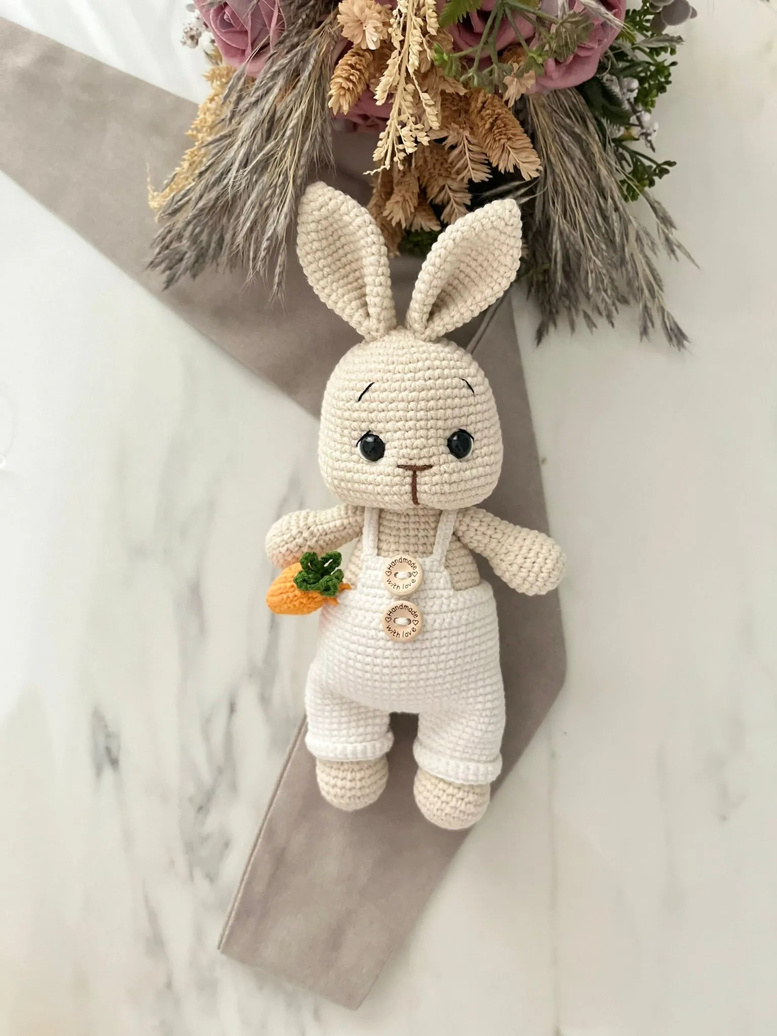 Havuçlu Tavşan – Amigurumi Oyuncak Uyku Arkadaşı