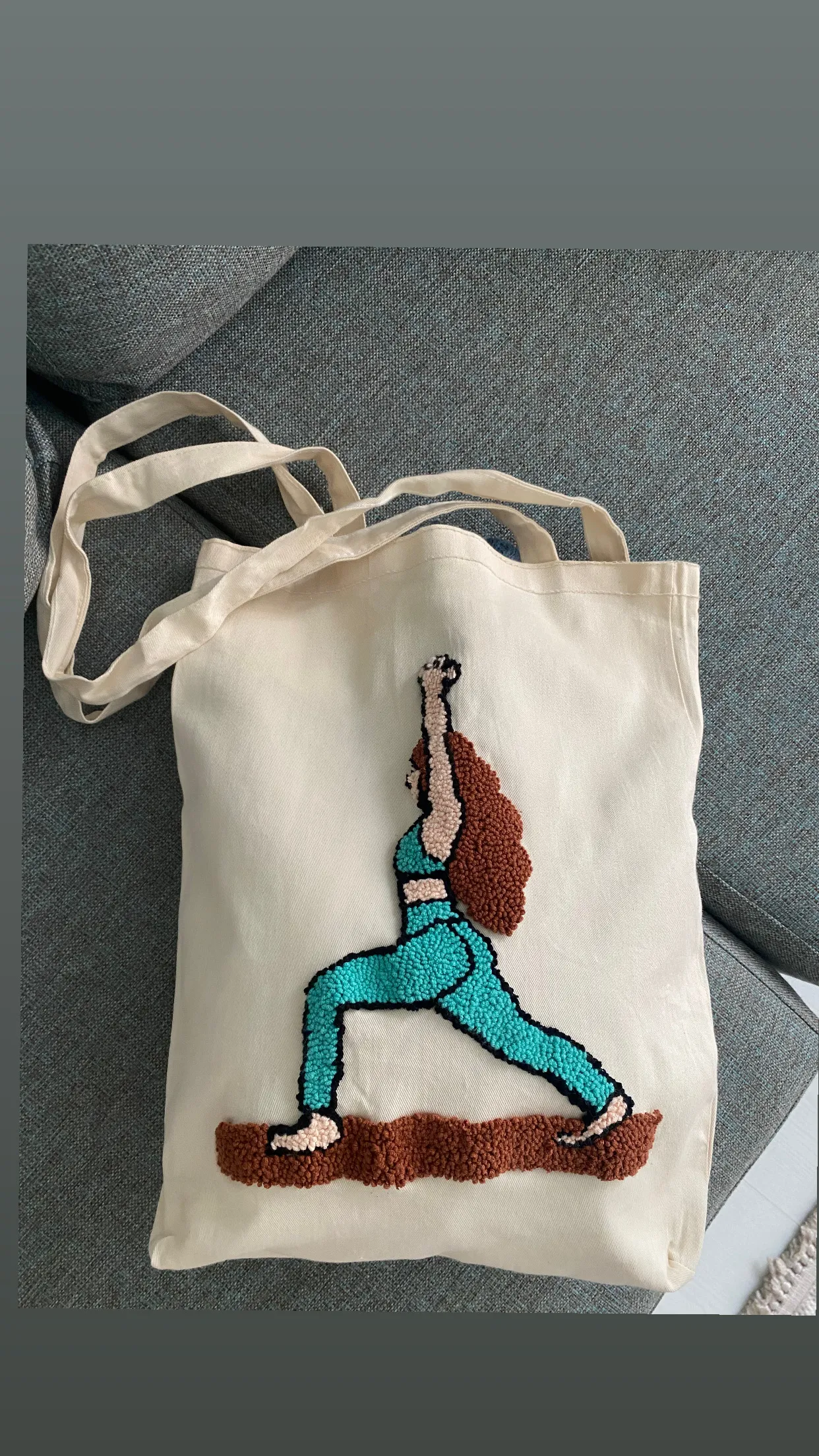 Kanvas Kumaş Yoga Desenli Punch İşleme Detaylı Kol Çantası