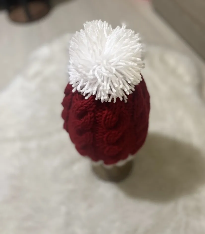 El Örgüsü Yumuşak Dokulu Kırmızı Beyaz Burgu Desen,Bere,Şapka 18x25 cm