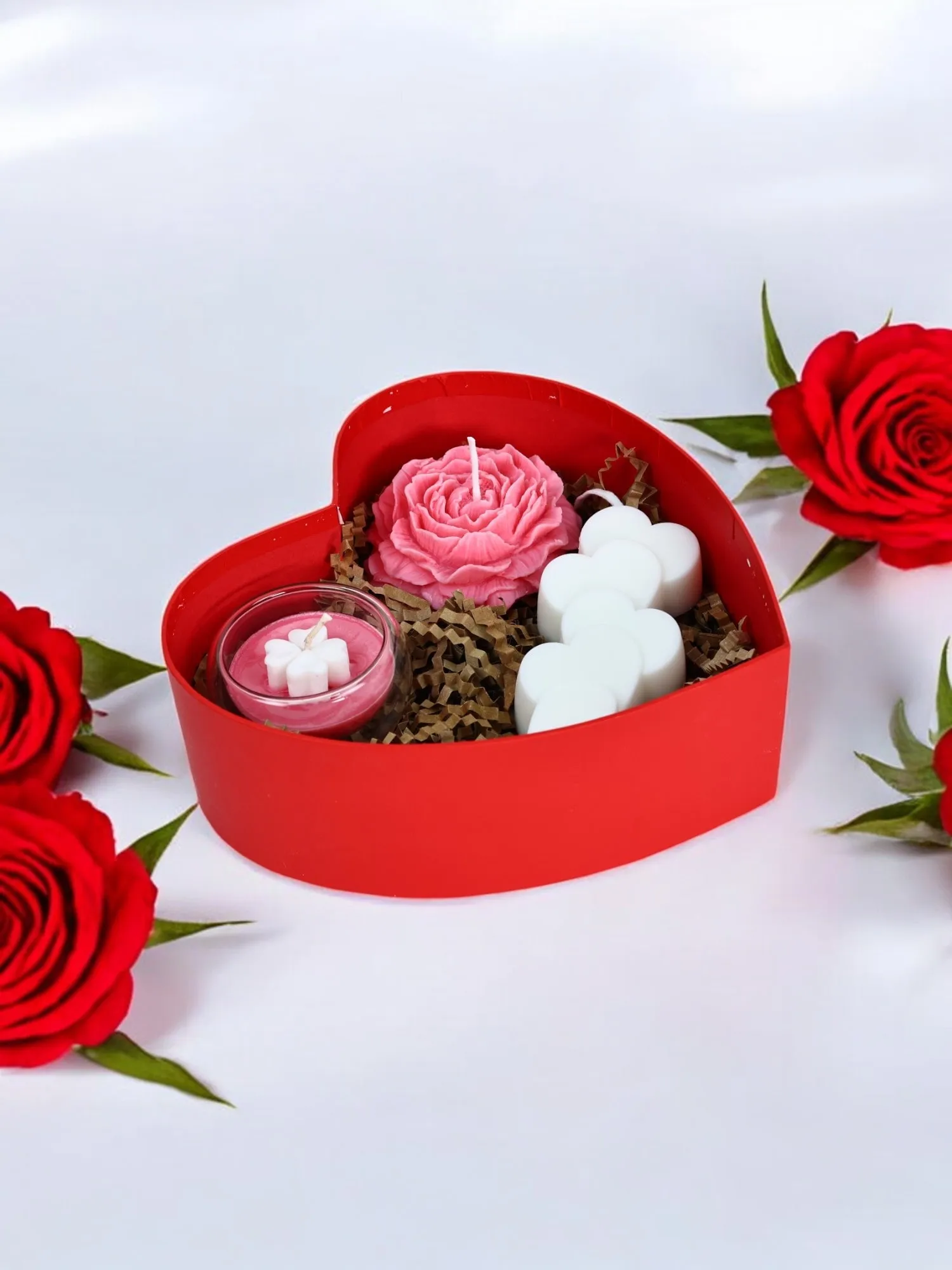 Kırmızı Kalp Şeklinde Hediye Kutusu - Romantik Ritüel Soyawax Mum Seti