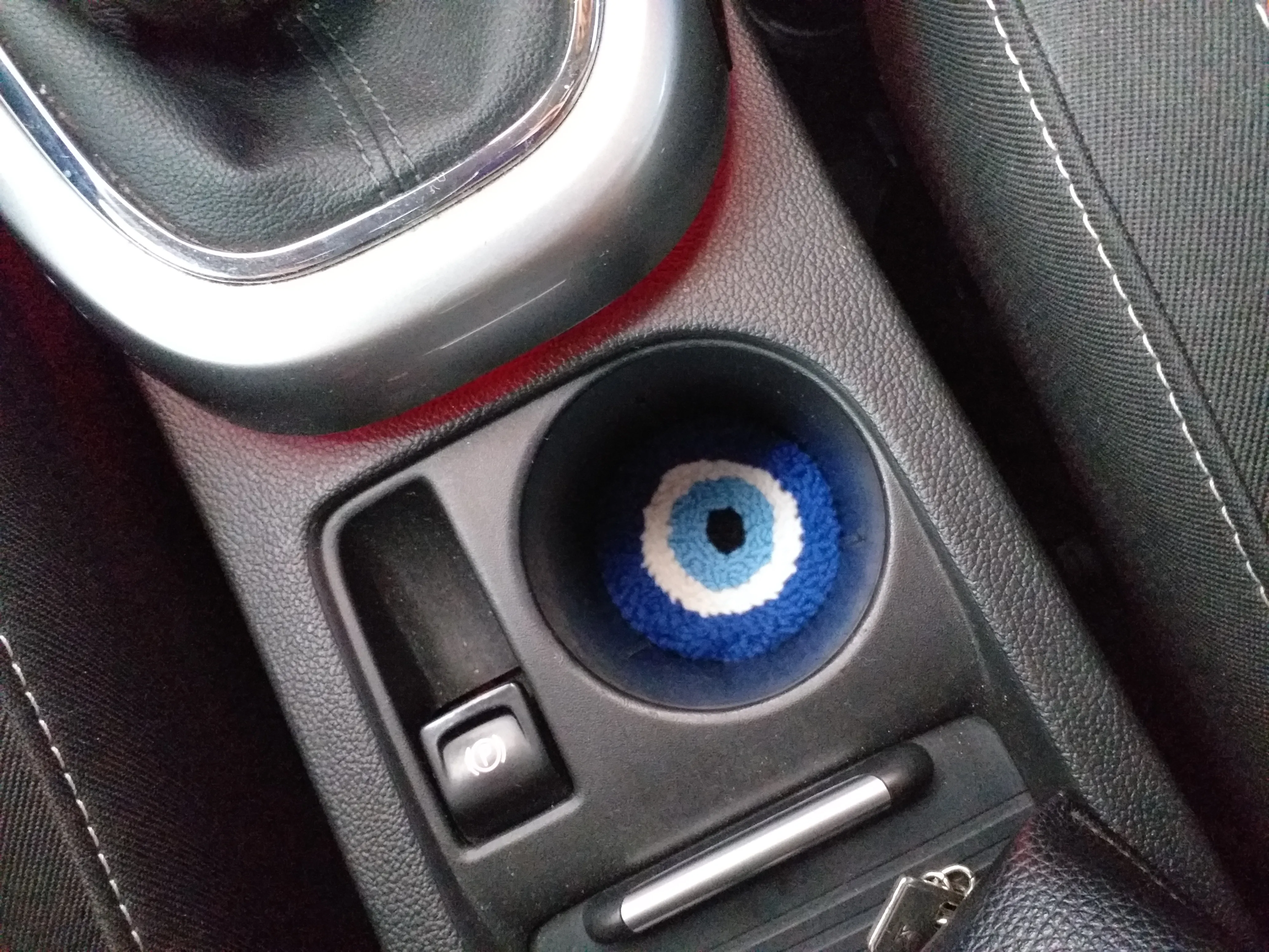 Mavi Nazar Boncuğu El Emeği Oto Aksesuar ve Bardak Altlığı Seti