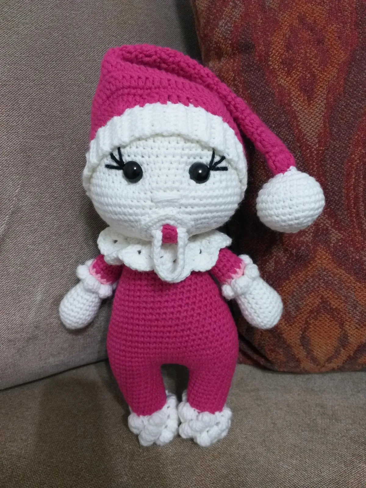 Pembe Noel Kıyafetli Örgü Emzikli Bebek - El Emeği Oyuncak