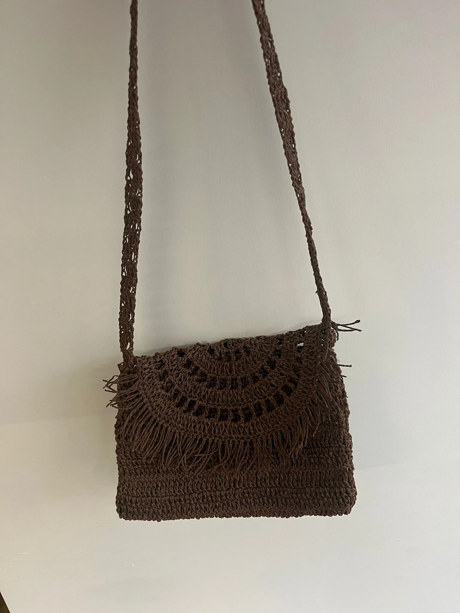 Kahverengi Tığ İşi Omuz Çantası - Püsküllü Detaylı ve Kulplu