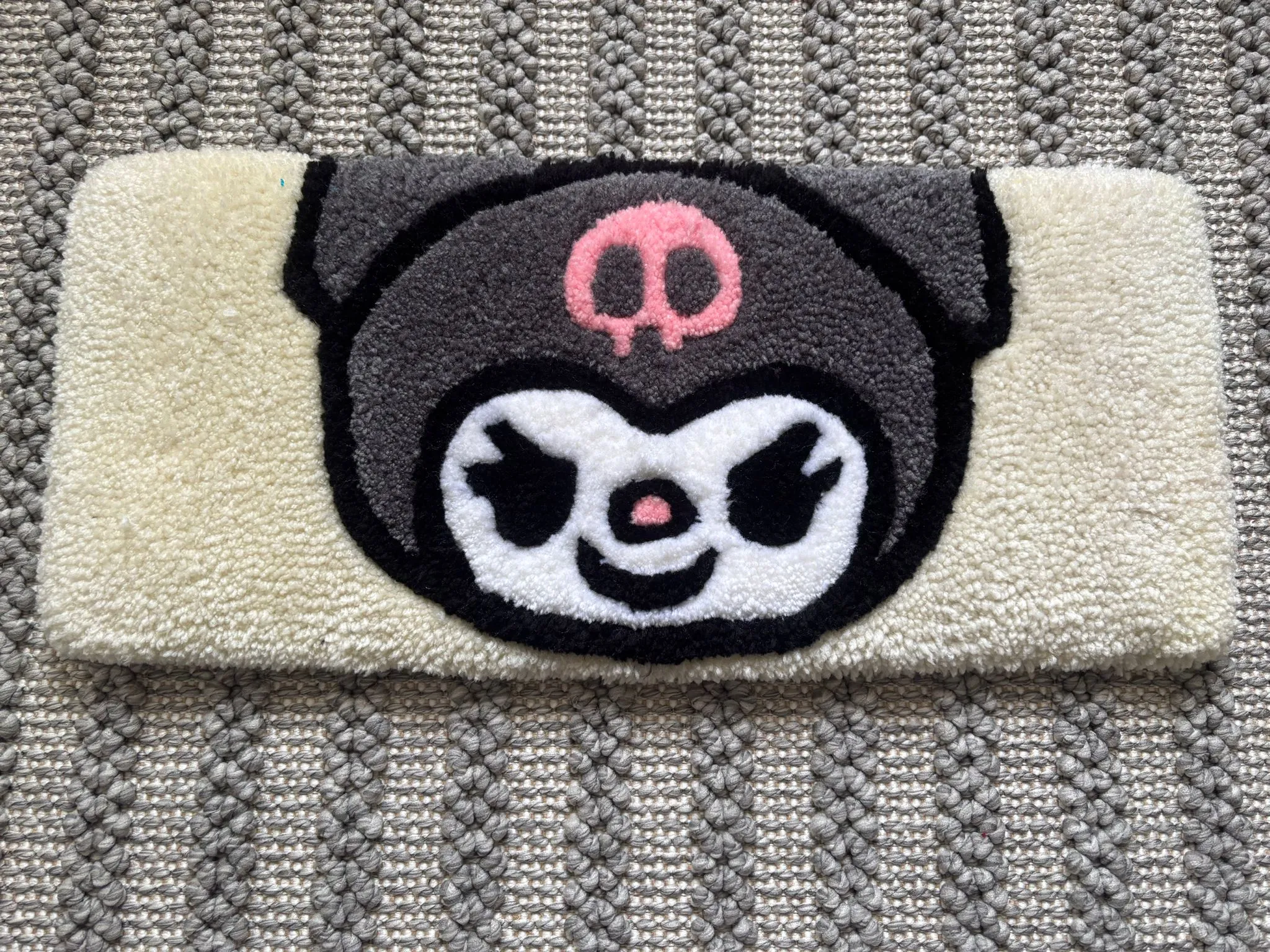 Sevimli Kuromi Motifli Dekoratif Klavye Halısı - El Yapımı