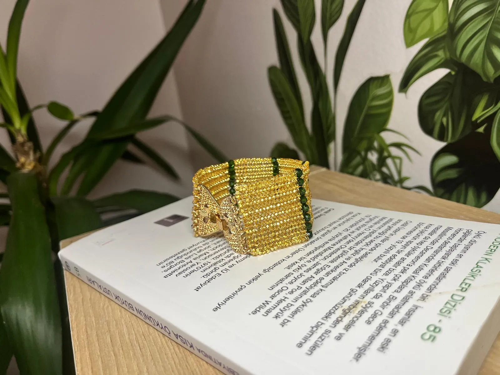 Hasır İşi Altın Rengi Bileklik