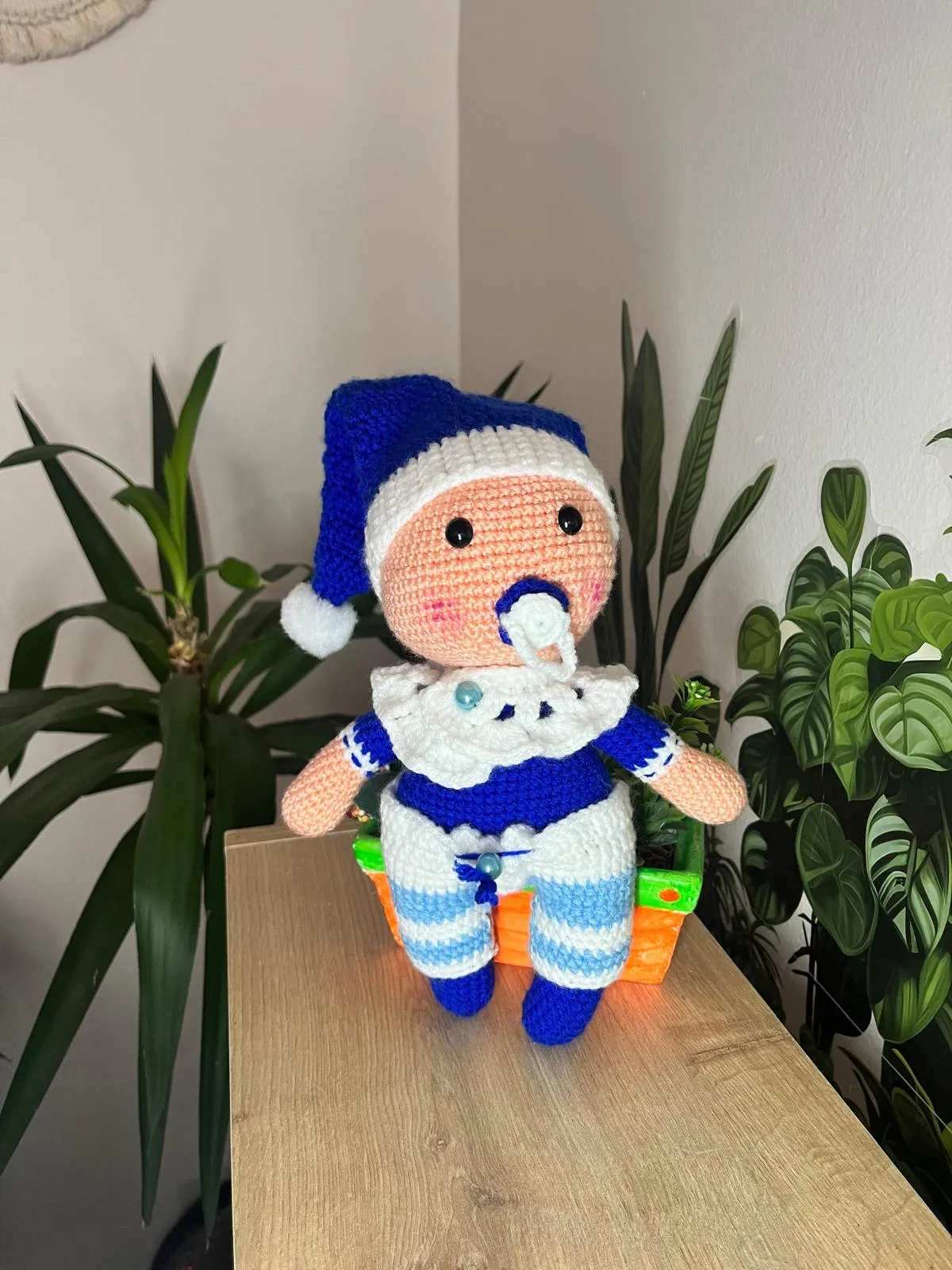Amigurumi Erkek Bebek Oyuncak - Mavi Beyaz El Örgüsü Emzikli Bebek