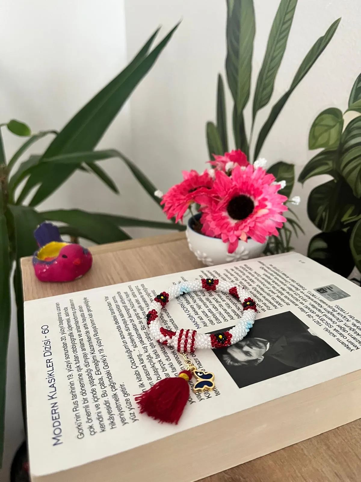 Kum Boncuklu Çiçek Desenli Bileklik - Hapishane İşi