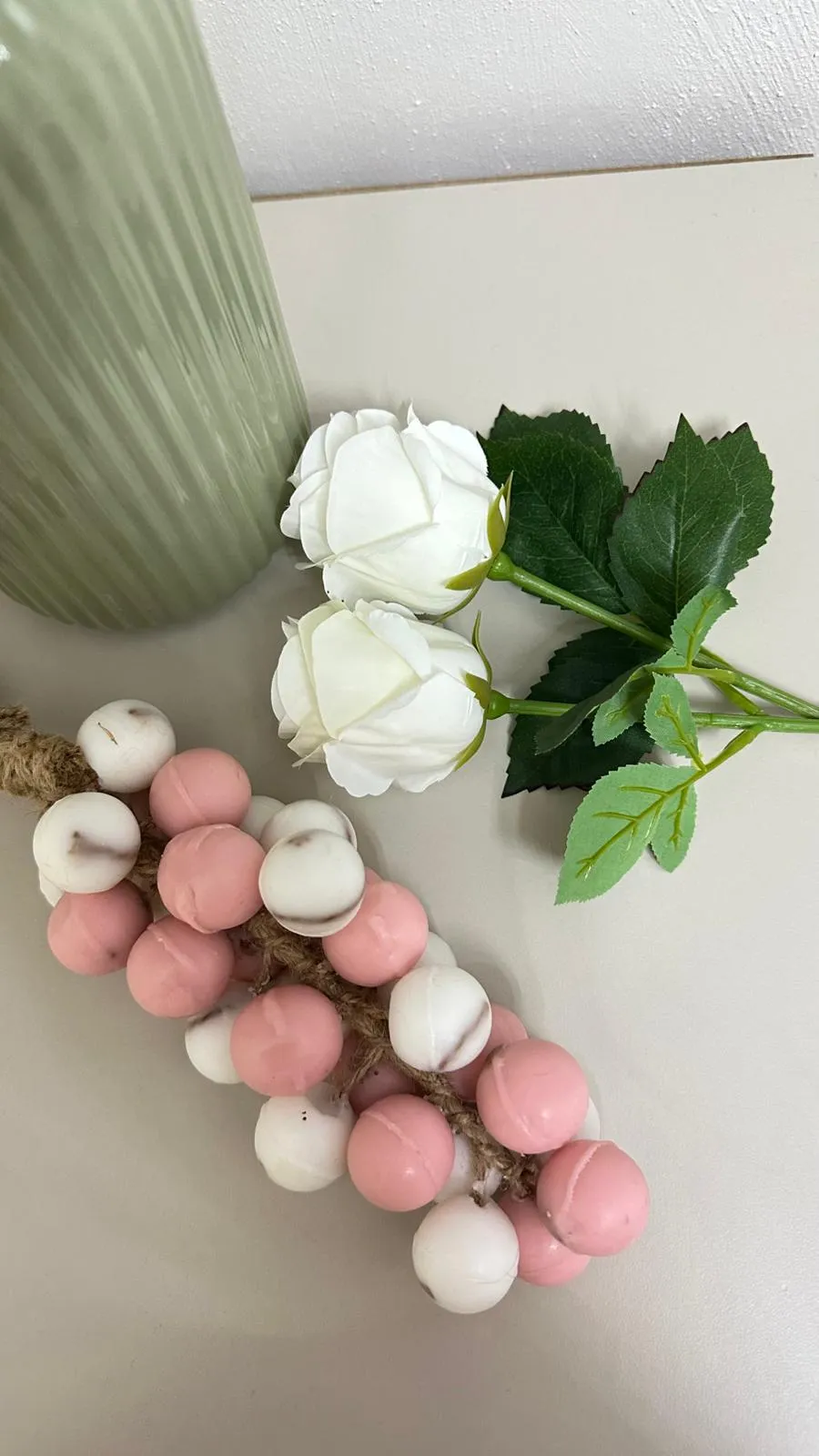 Pembe ve Beyaz Boncuklu Üzüm Salkımı Dekoratif Sabun - El Yapımı