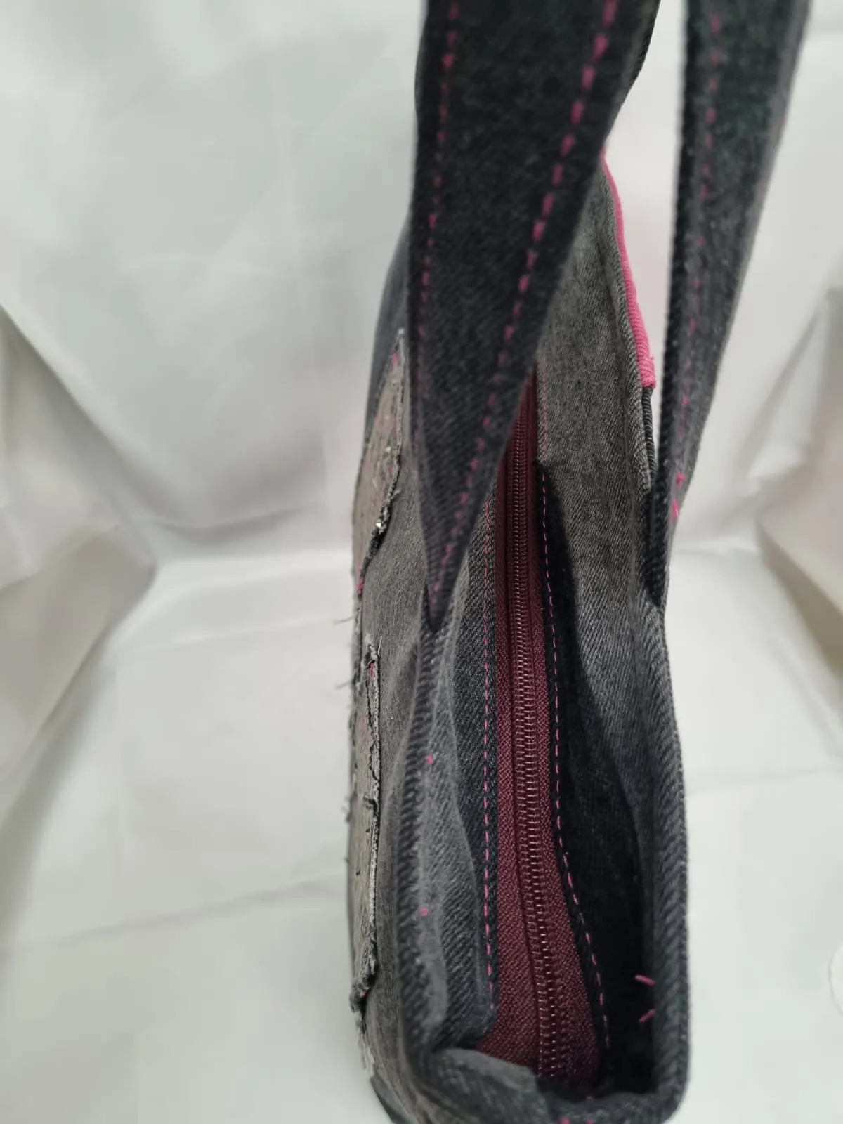 Pembe ve Siyah Denim Kol Çantası - Taş Detaylı, Patchwork Tasarımlı