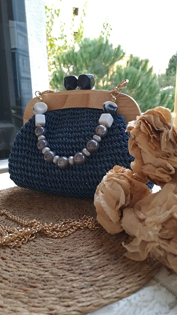 Lacivert Örgü Portföy Çanta - Ahşap Burslu ve Boncuk Detaylı