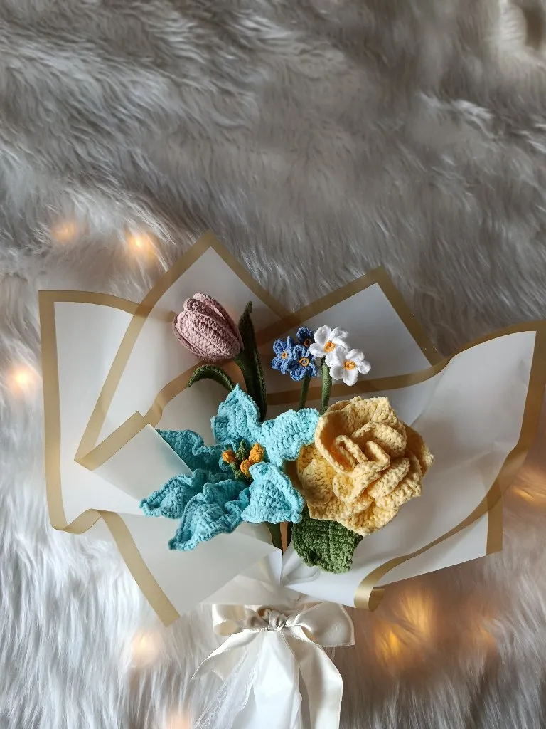 Örgü Çiçek Buketi - Koton İpten El Yapımı Dekoratif Buket