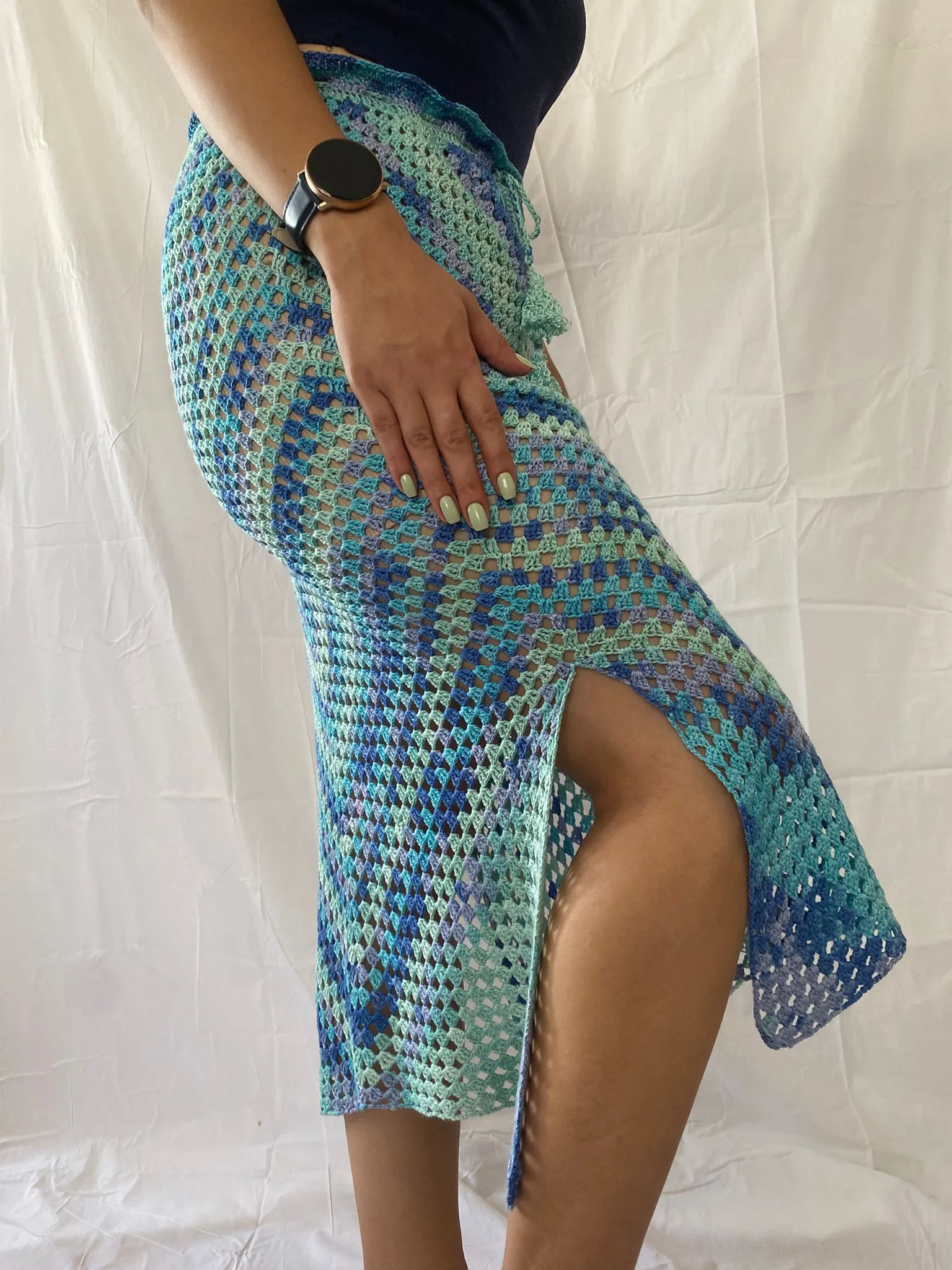 Mavi Tonlarında Yırtmaçlı Örgü Etek - Alize Diva ile El Emeği