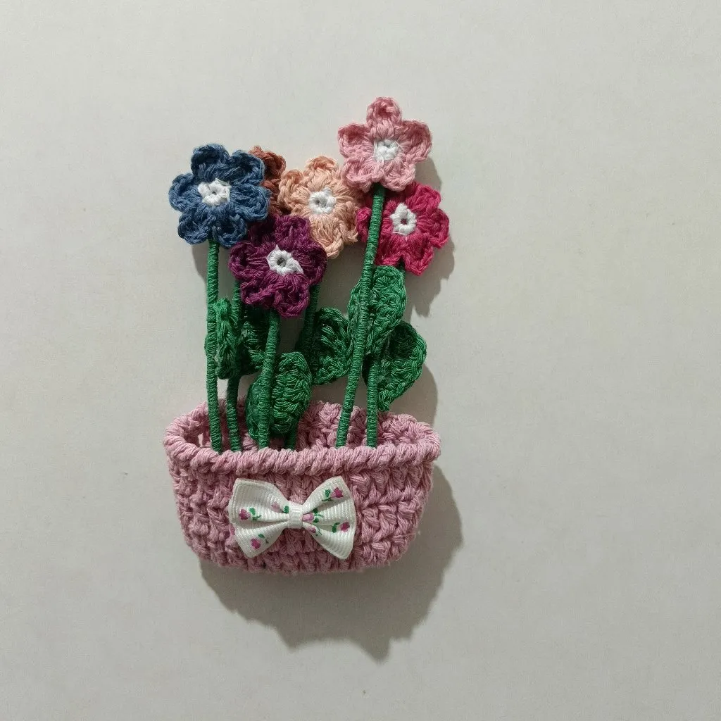 Örgü Çiçek Saksısı Dolap Magneti - Renkli El Emeği Dekoratif Süs