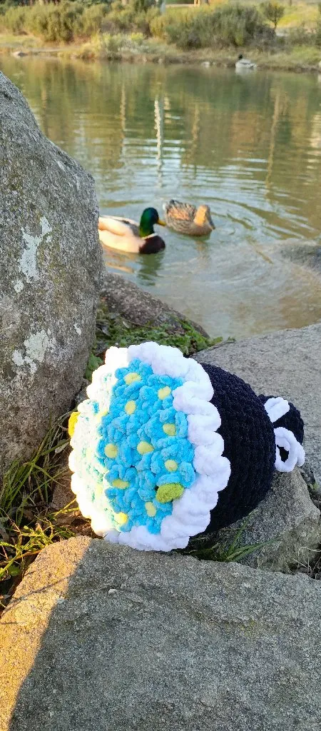 Mavi ve Beyaz Renkli Örgü Unutma Beni Çiçek Buketi - El Emeği