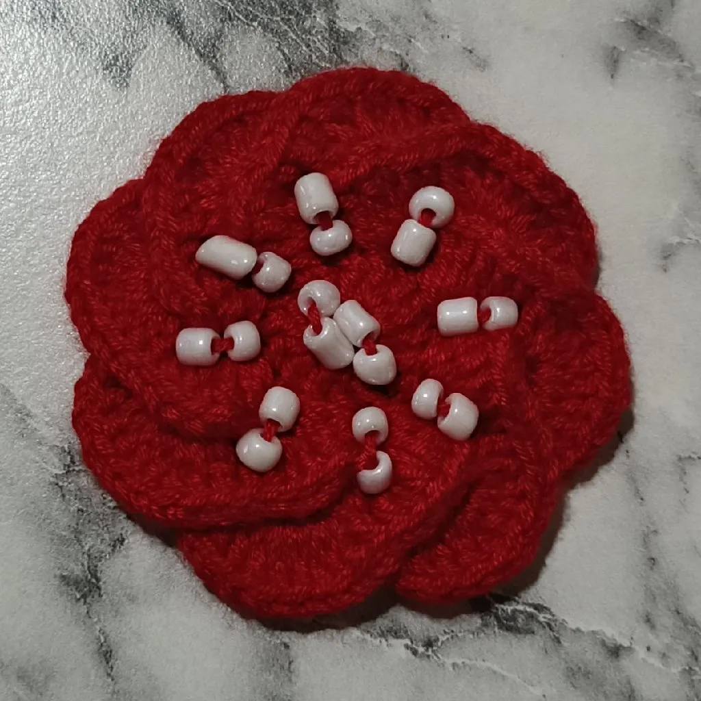 Kırmızı Yün İpten Çiçek Motifli Patik Süsü - 4'lü Set