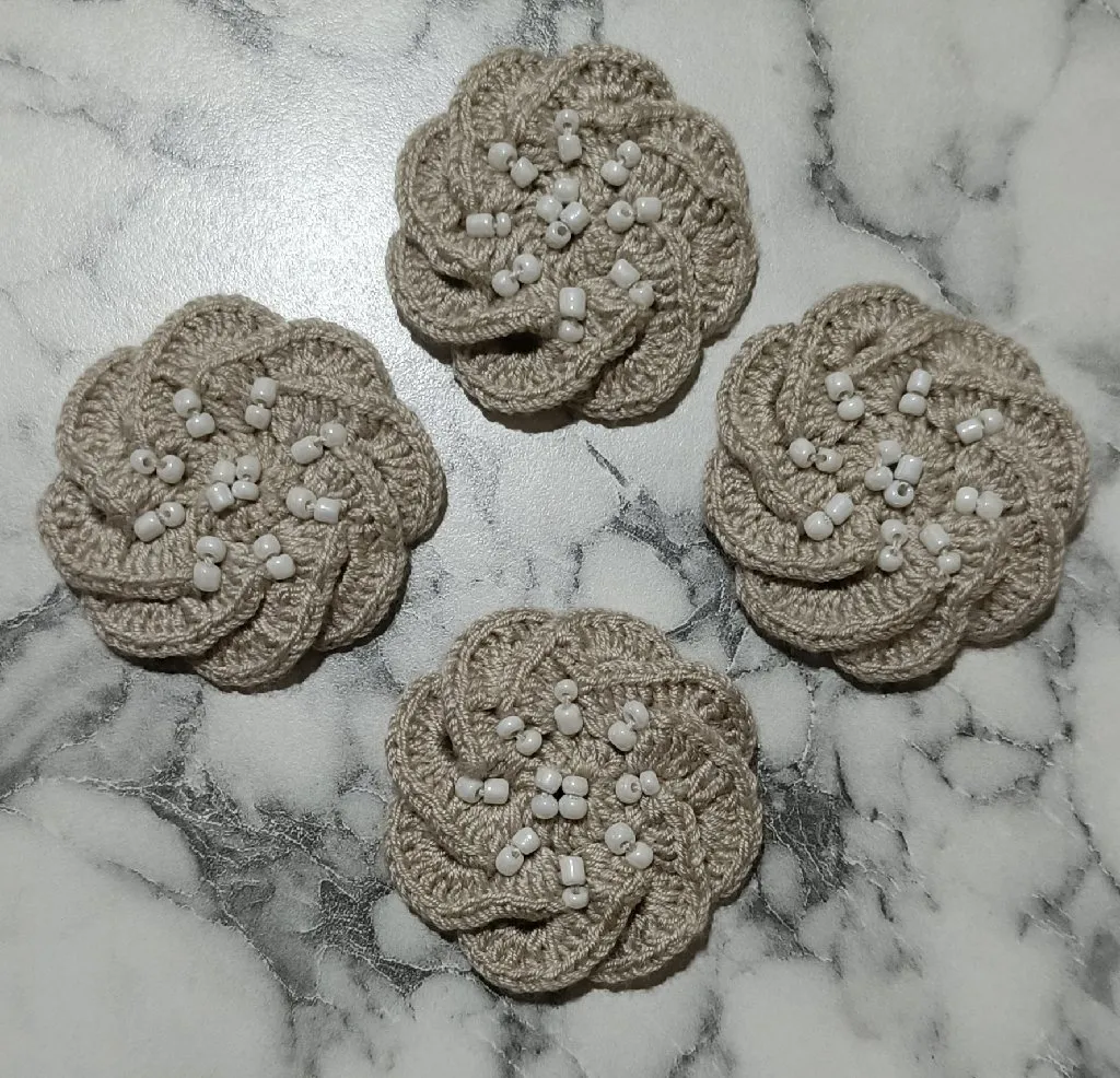 Kum Beji Yün Patik Süsü - Bebek ve Çocuk Örgü Aksesuarı (4 Adet)