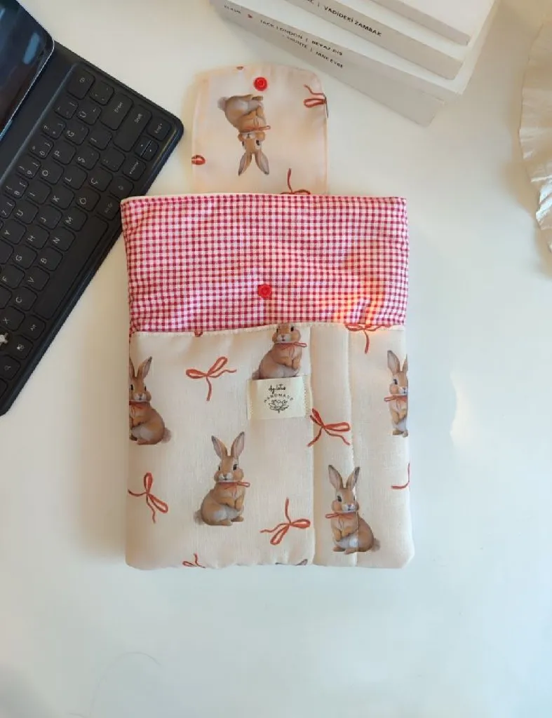 Tavşan Desenli Kitap/Tablet Kılıfı - Çıtçıtlı, Poplin Kumaş, El Yapımı