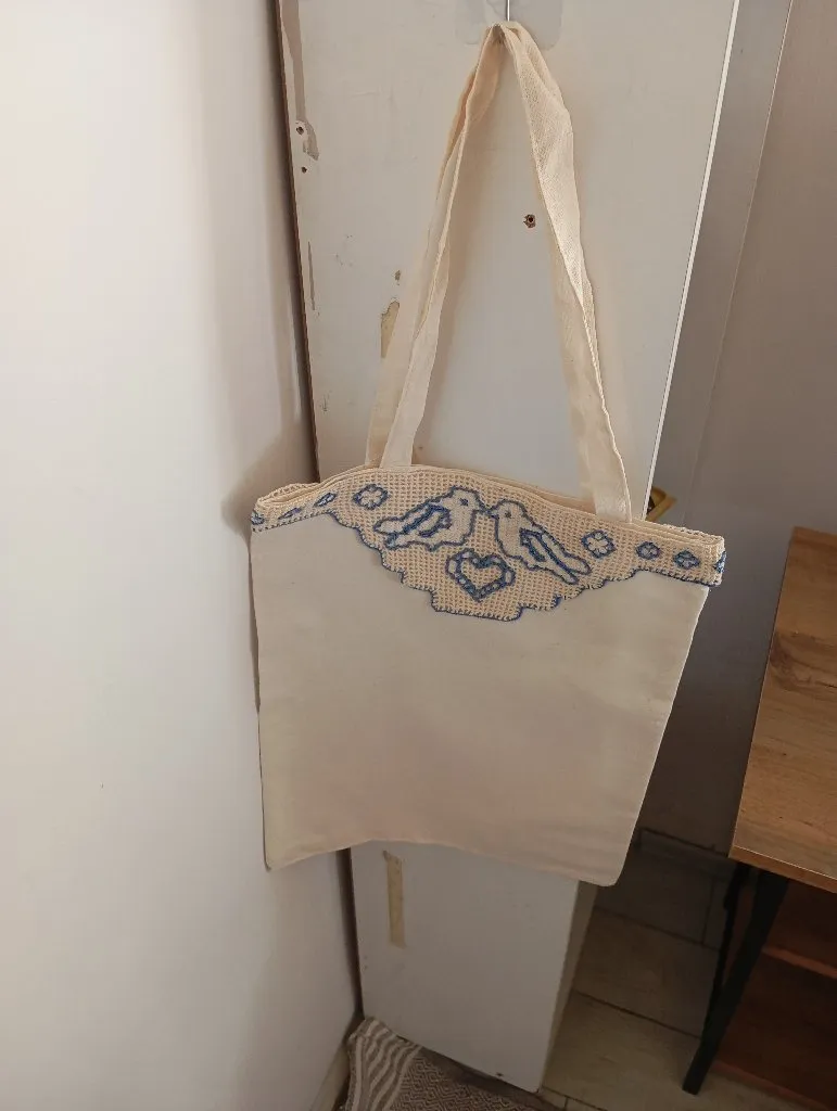 Krem Renkli Kuş Desenli Dantel İşlemeli Bez Çanta - El Emeği