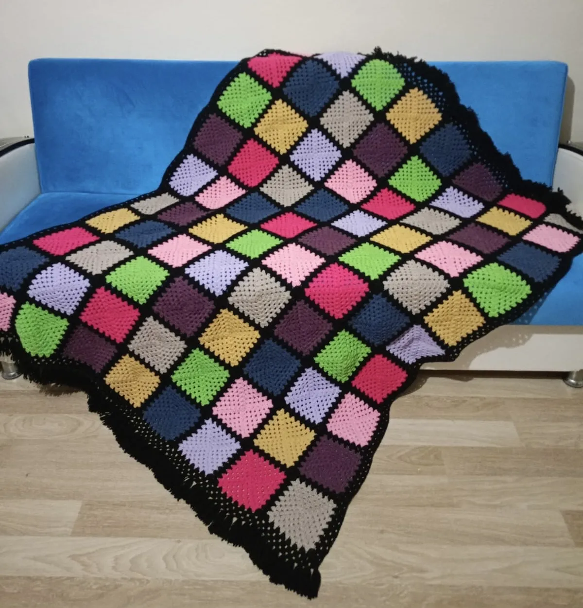 Renkli Kare Motifli Battaniye - El Yapımı Dekoratif Örtü