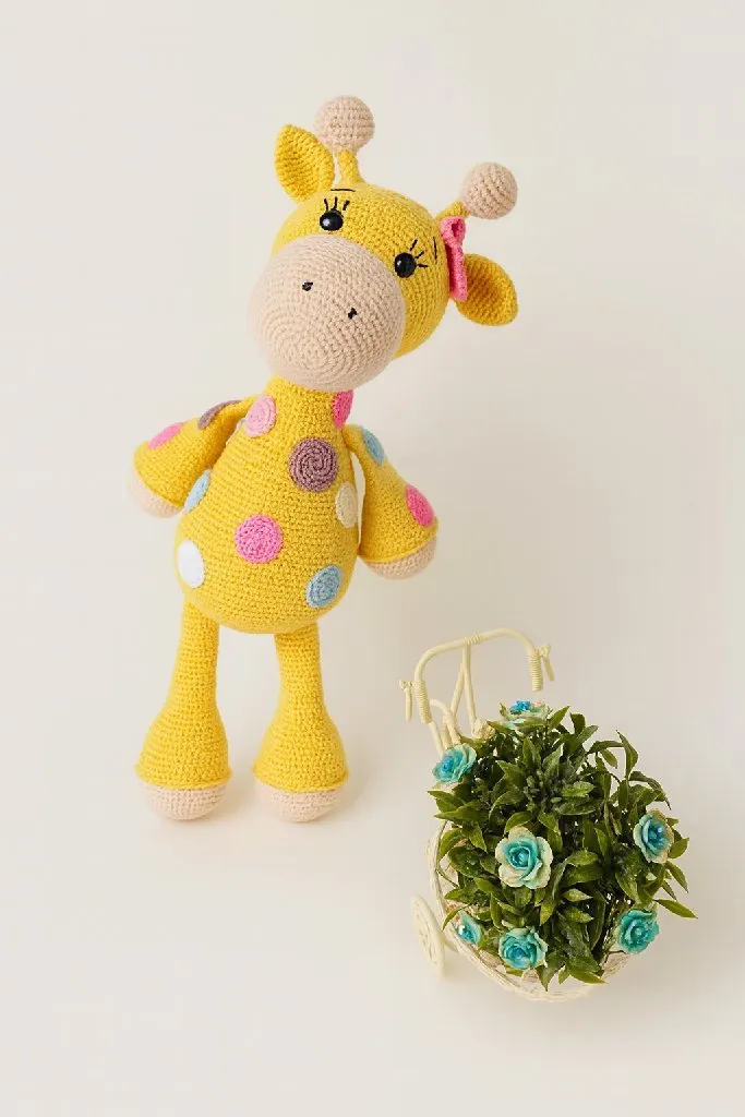 Sarı Amigurumi Zürafa Oyuncak - El Yapımı Süslü Zürafa (30 cm)