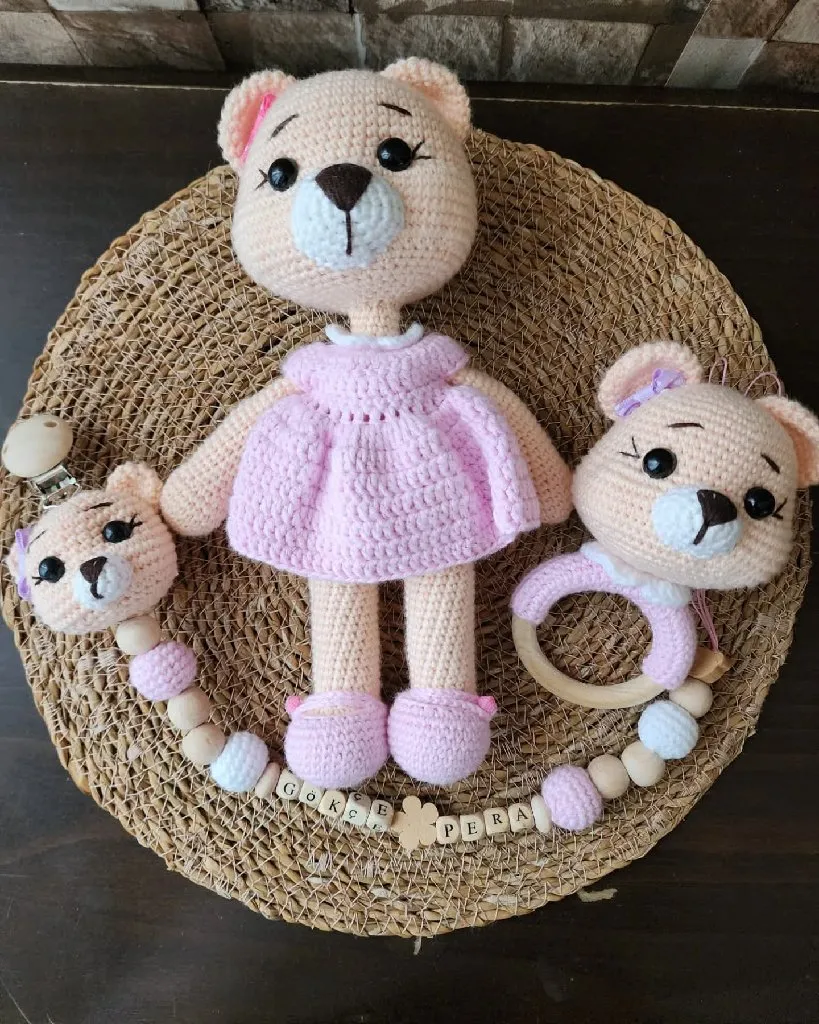 Pembe Ayıcık Amigurumi Bebek Seti (3'lü) - El Örgüsü Oyuncak