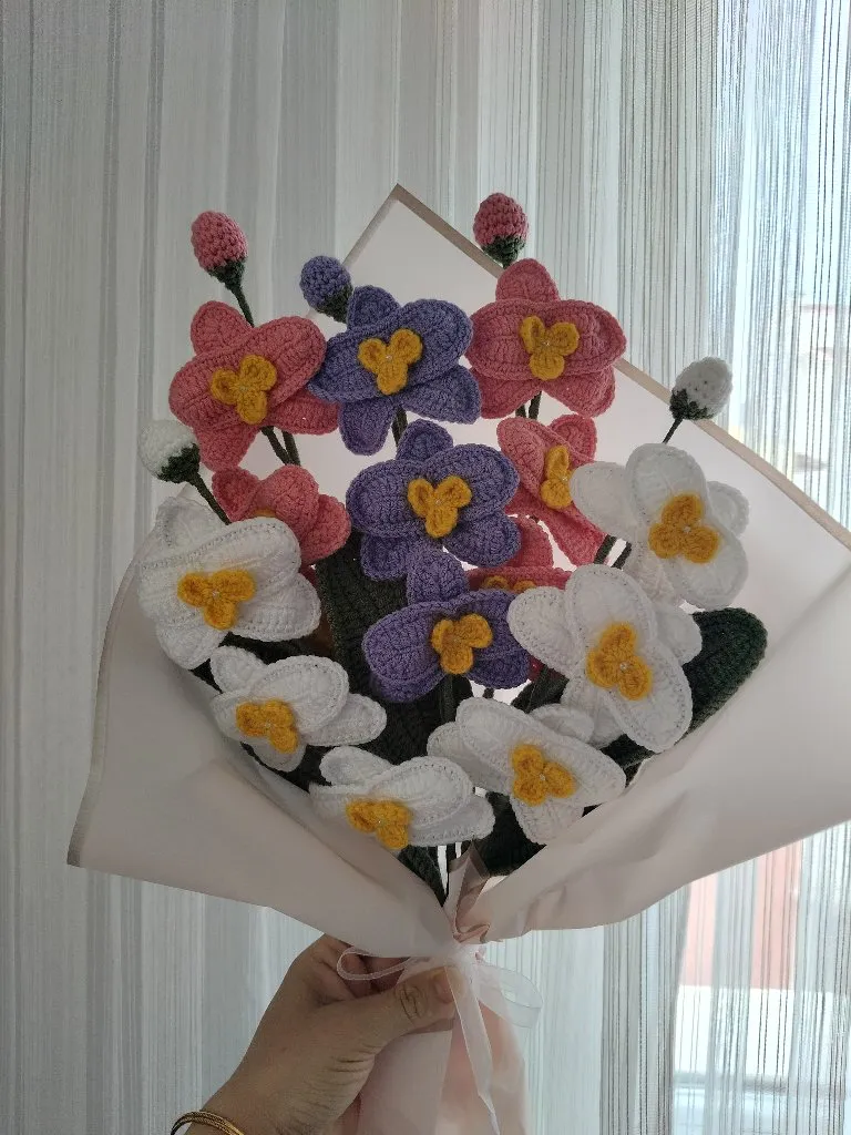 Pamuk İpliğinden Örülmüş Renkli Orkide Çiçeği Buketi - El Emeği