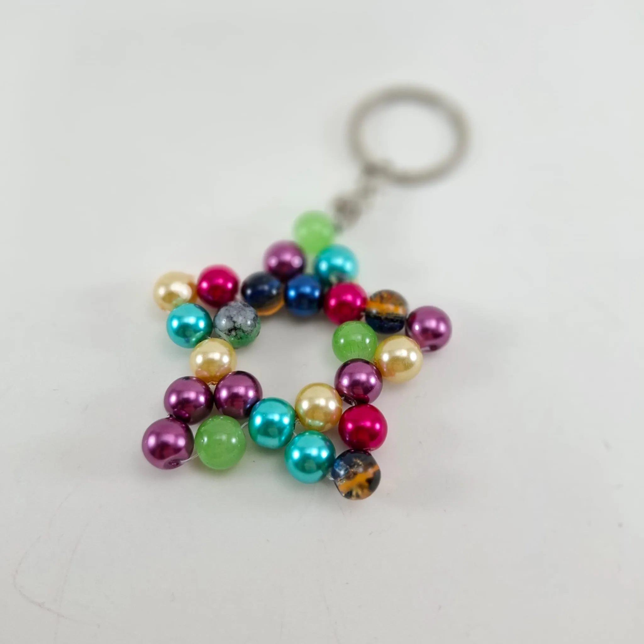 Karışık Renkli Yıldız Boncuklu Anahtarlık-1