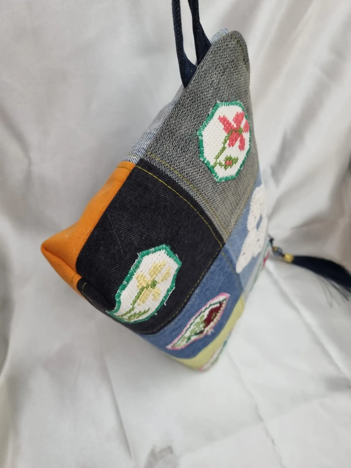 Renkli Patchwork Kot Çanta - Dantel Detaylı ve El İşlemesi Çiçek Motifli