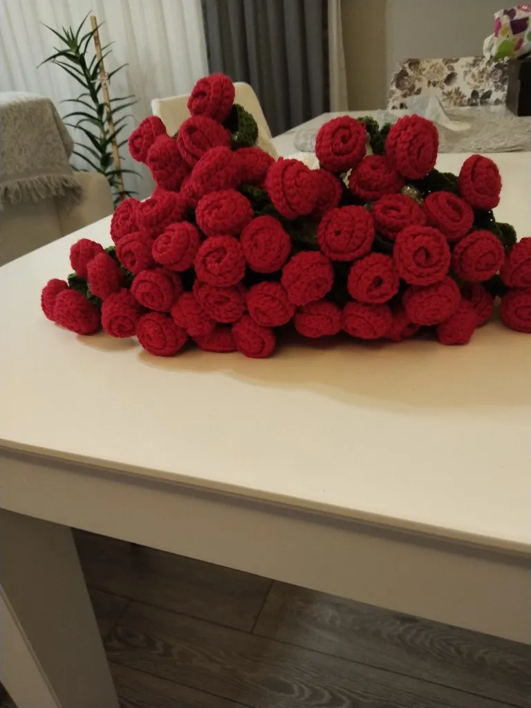 Kırmızı Gül Desenli Örgü Battaniye - 100 cm Alize Baby Best İplik