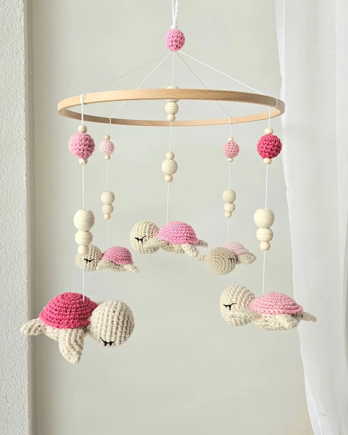 Örme Kaplumbağa Bebek Odası Dönencesi - Amigurumi Pembe Detaylı