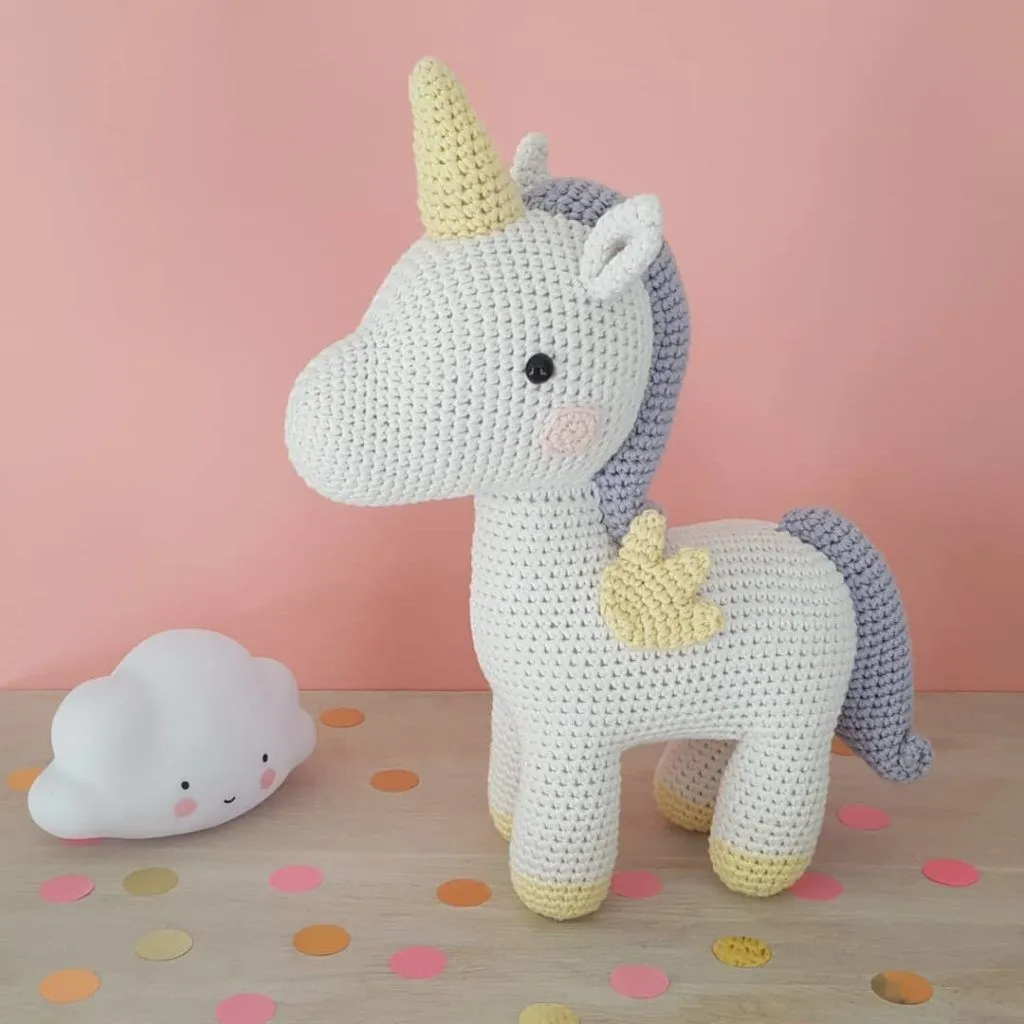 Beyaz Amigurumi Unicorn Oyuncak Bebek - El Yapımı Hediye